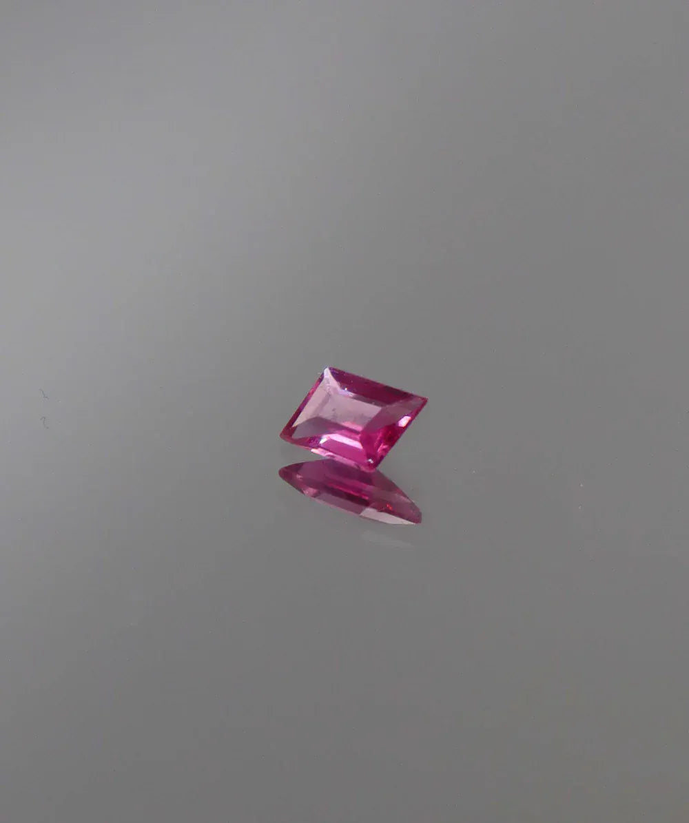 Luxury Promise 0.34ct Pink Spinel Custom cut DXBCS3199