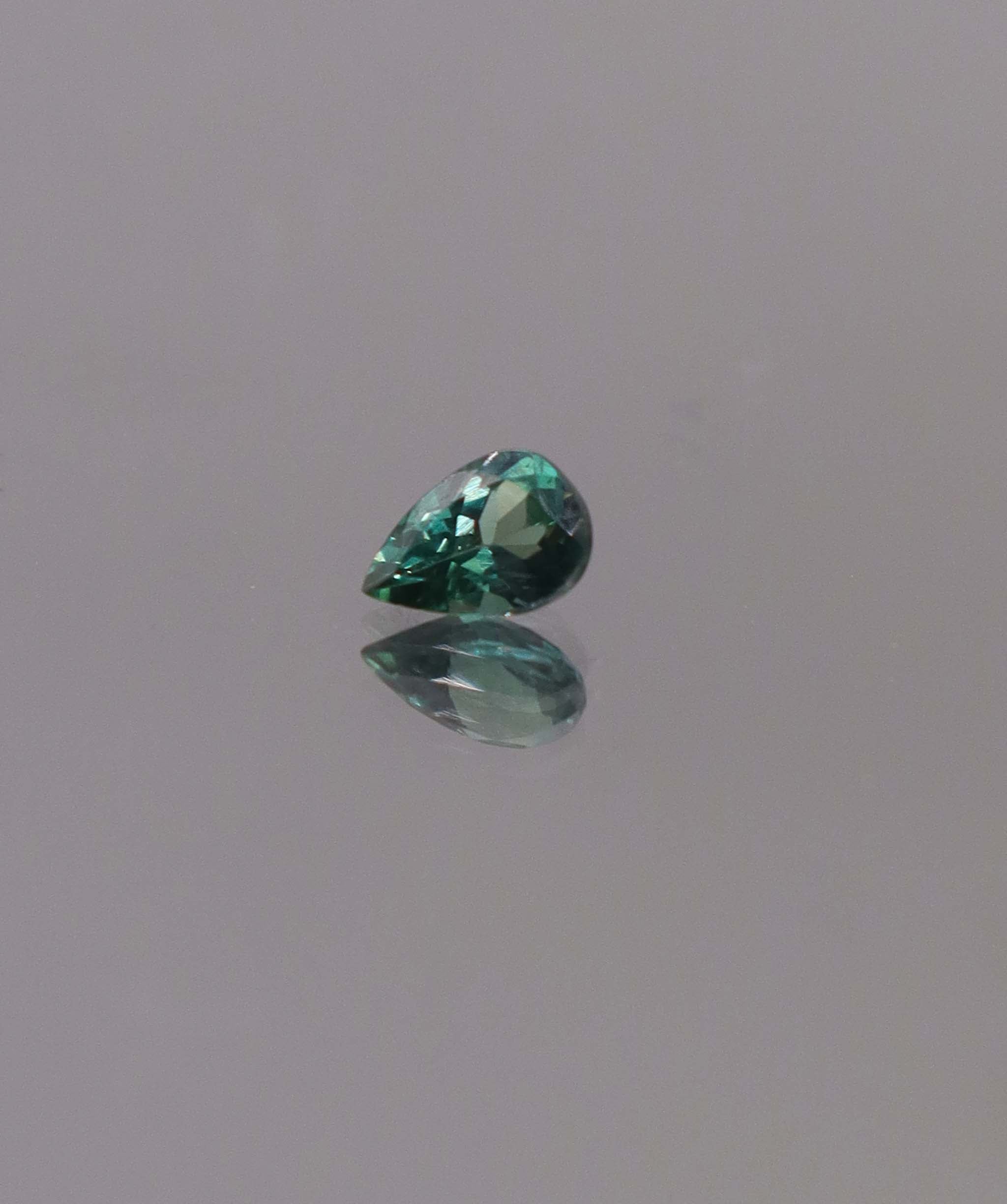 Luxury Promise 0.397ct Alexandrite DXBCD1184