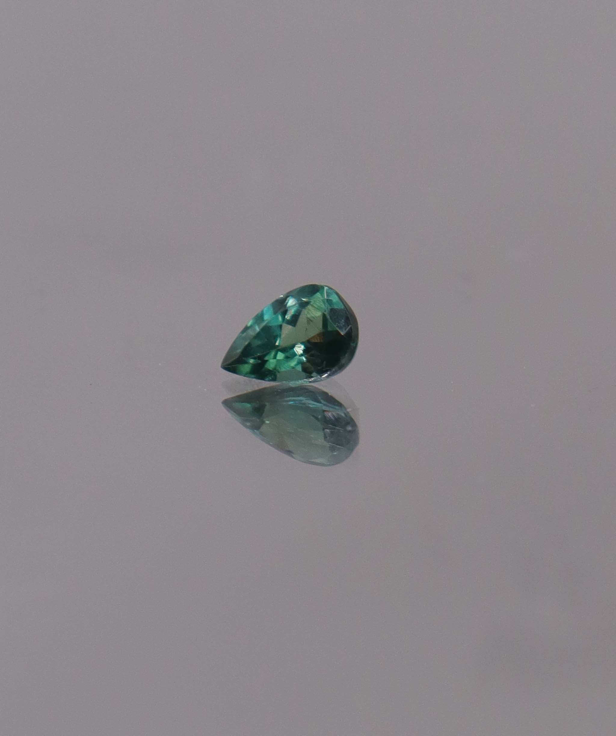 Luxury Promise 0.397ct Alexandrite DXBCD1184
