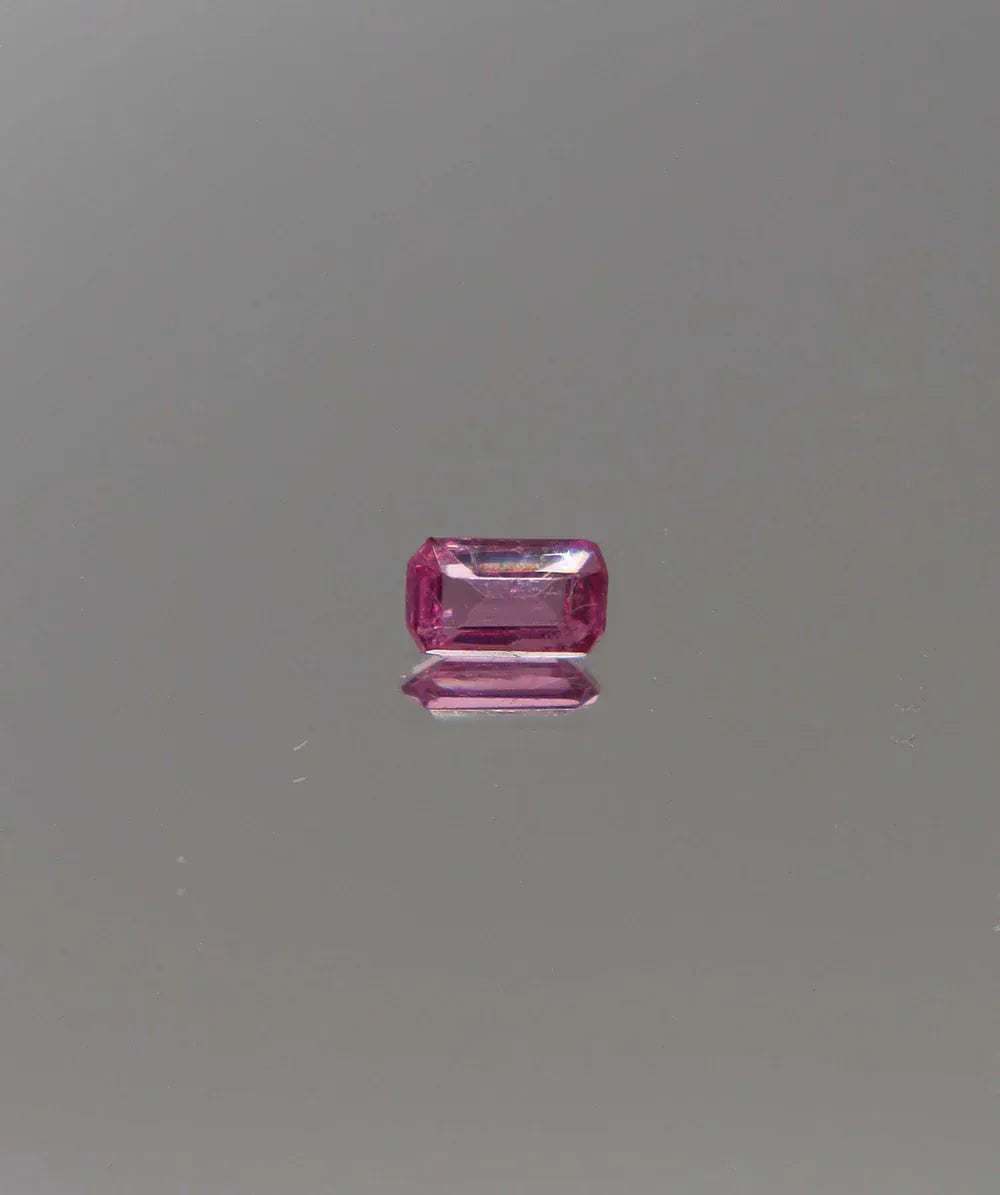 Luxury Promise 0.41ct Pink Spinel Emerald DXBCS3135