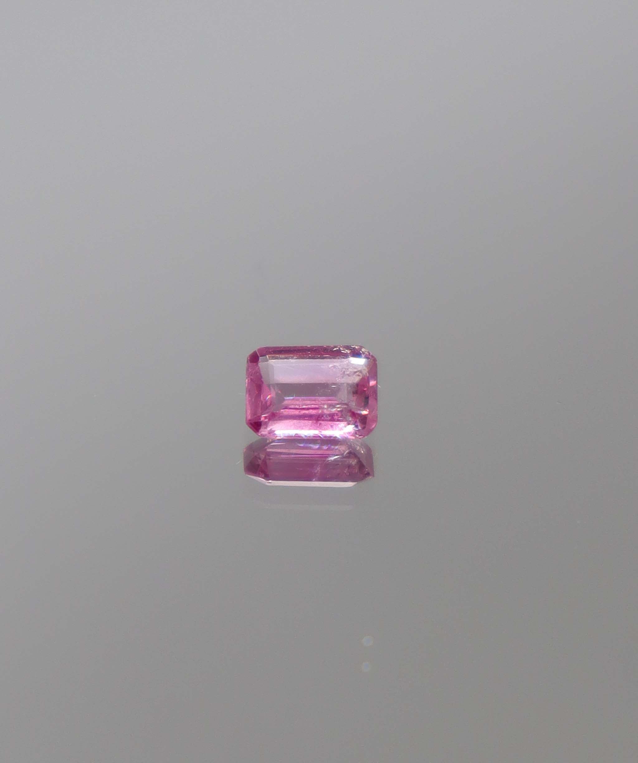 Luxury Promise 0.46ct Pink Spinel Emerald DXBCD1278