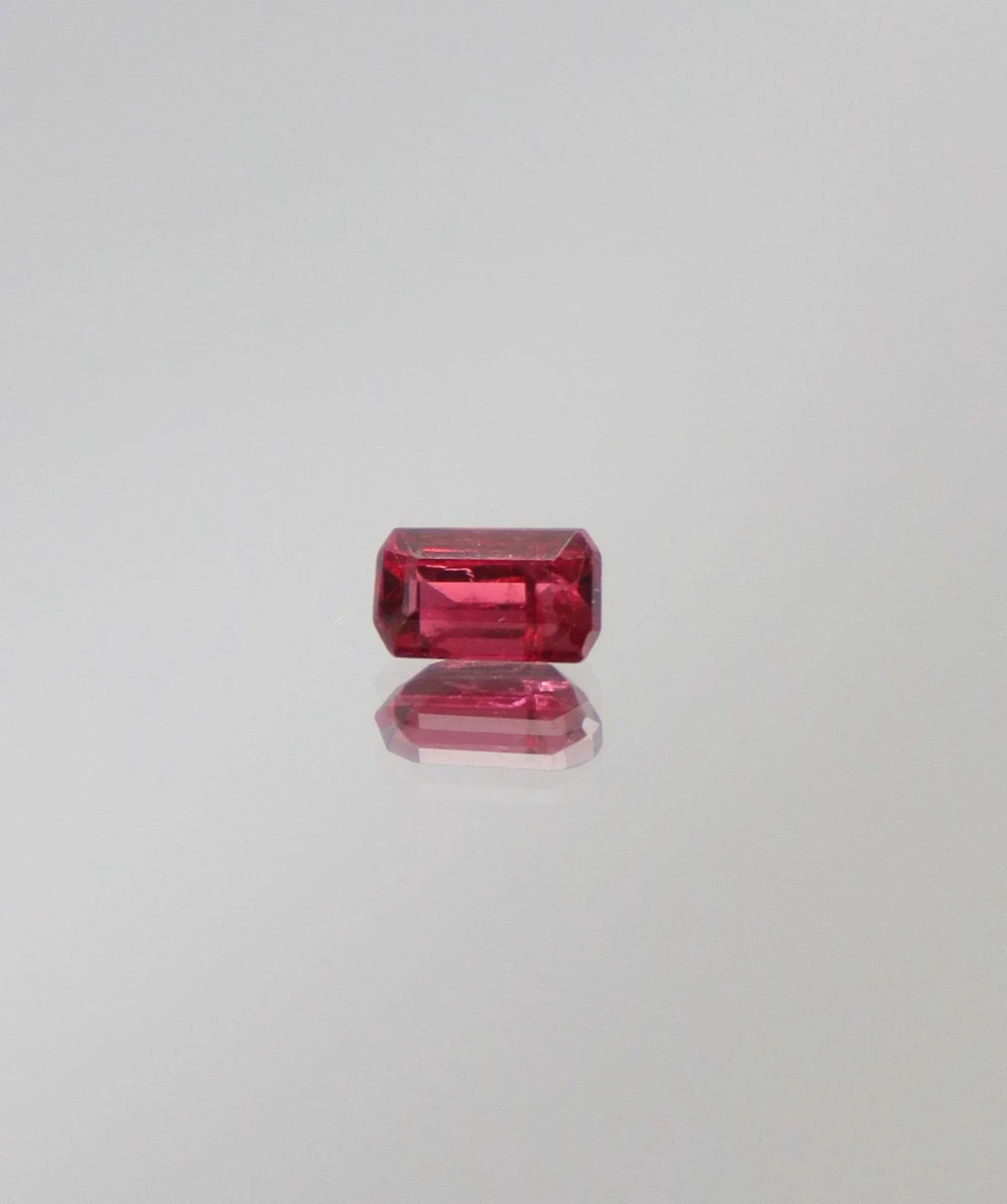 Luxury Promise 0.46ct Red Spinel Emerald DXBCS3138