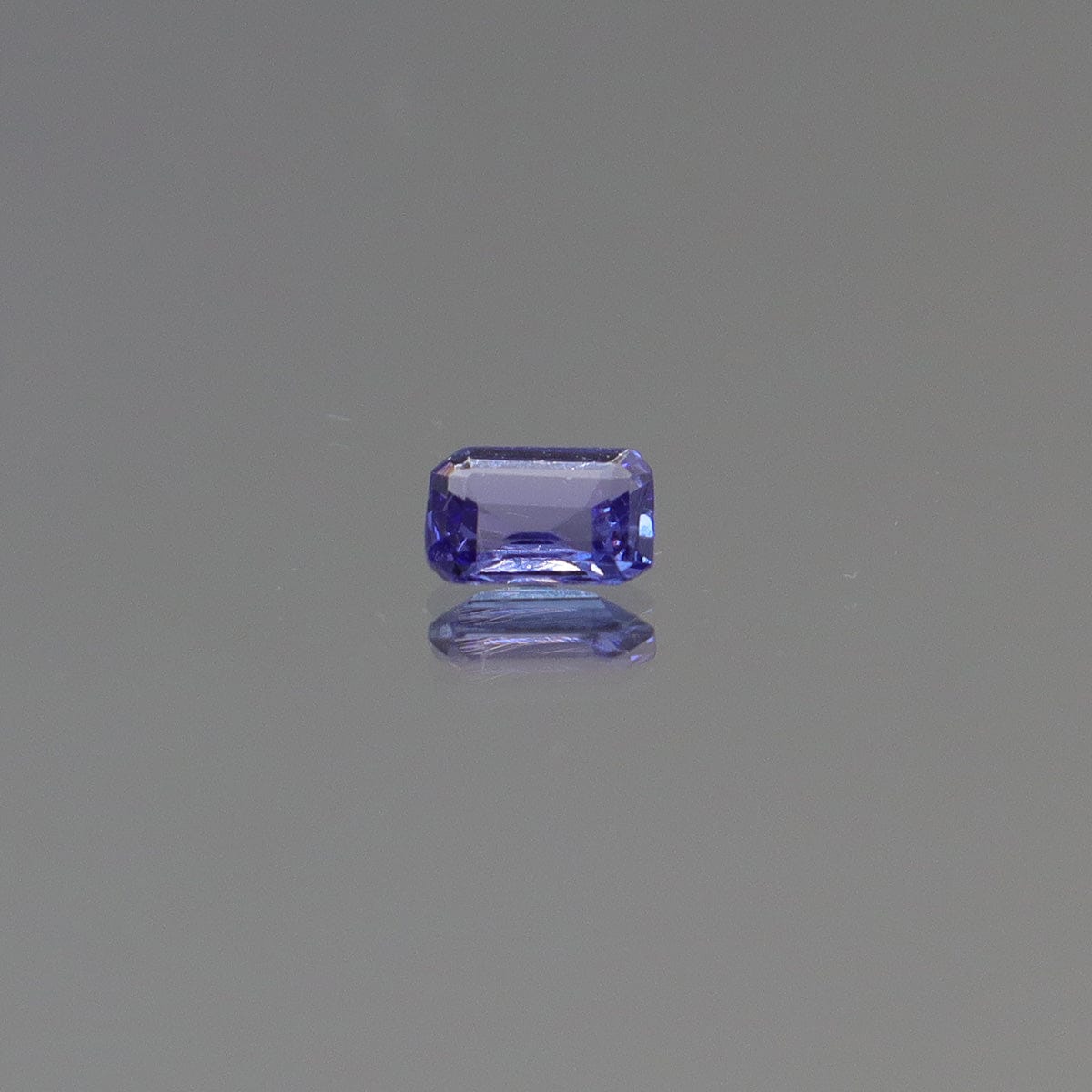 Luxury Promise 0.47ct Emerald Tanzanite DXBCD0801