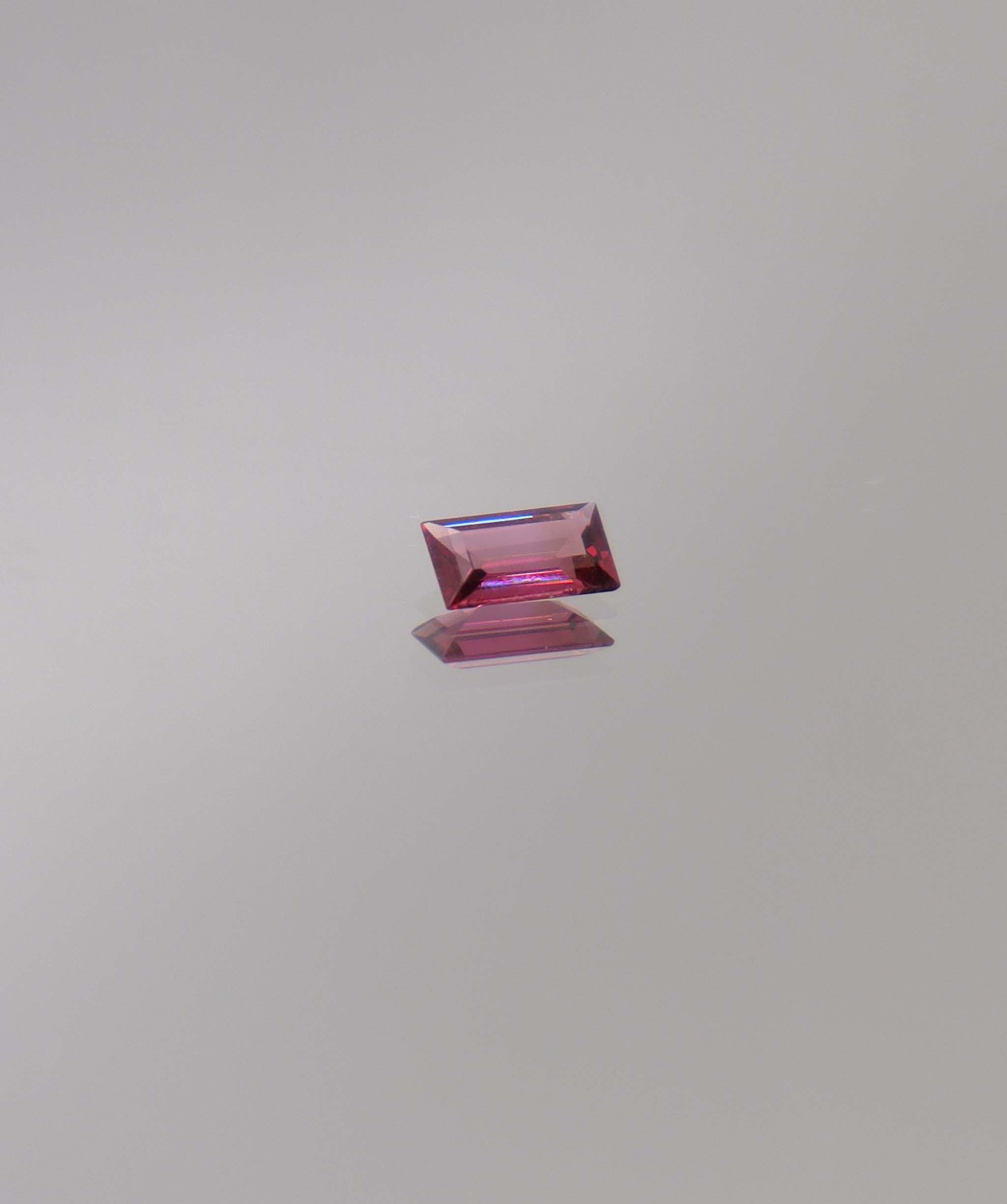 Luxury Promise 0.4ct  Burmese red spinel DXBCS0969