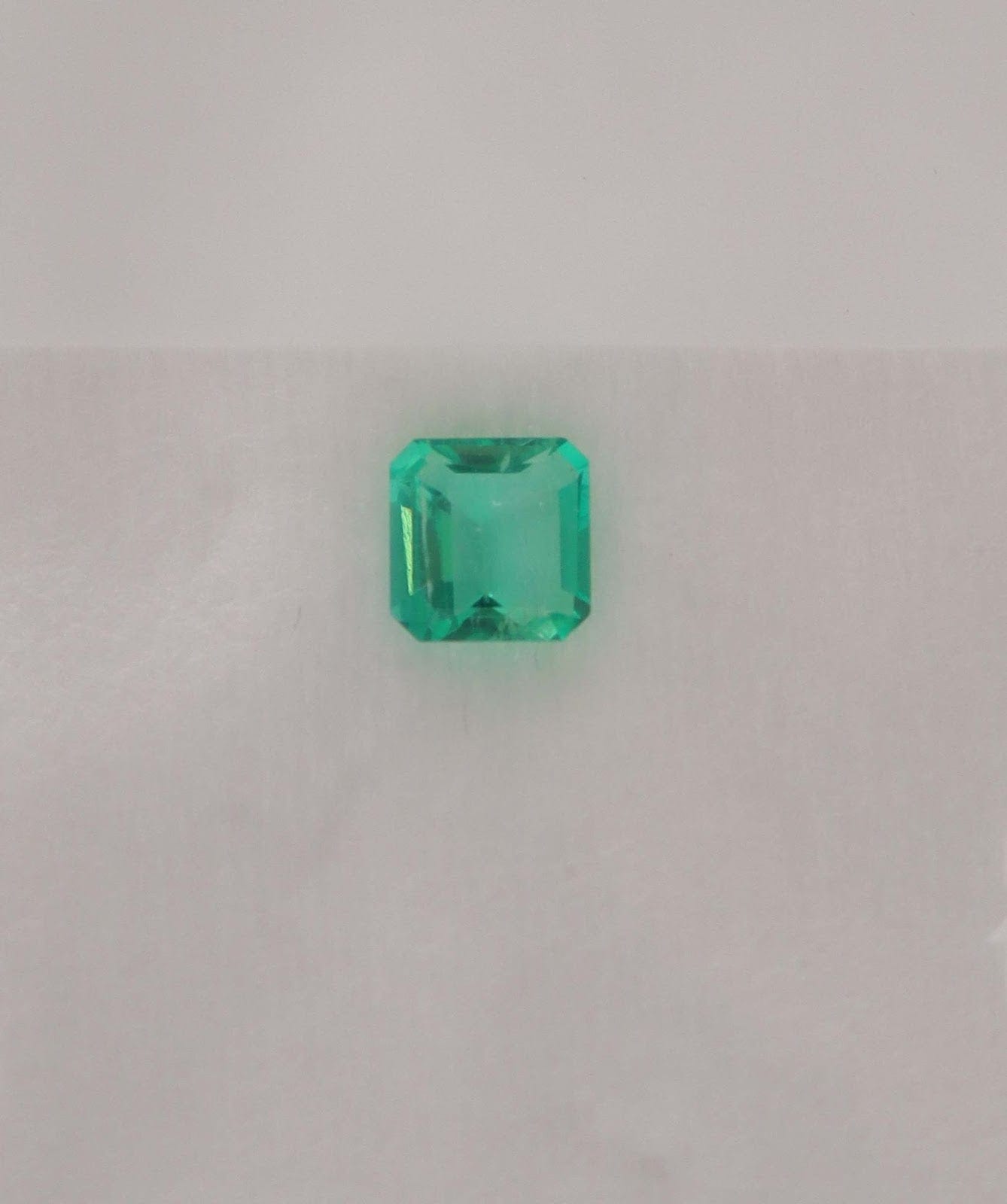 Luxury Promise 0.58CT NATURAL COLOMBIAN EMERALD MS 8546