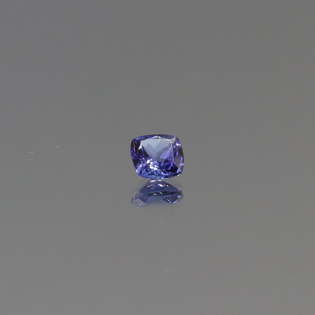 Luxury Promise 0.60ct cushion Tanzanite DXBCD0800