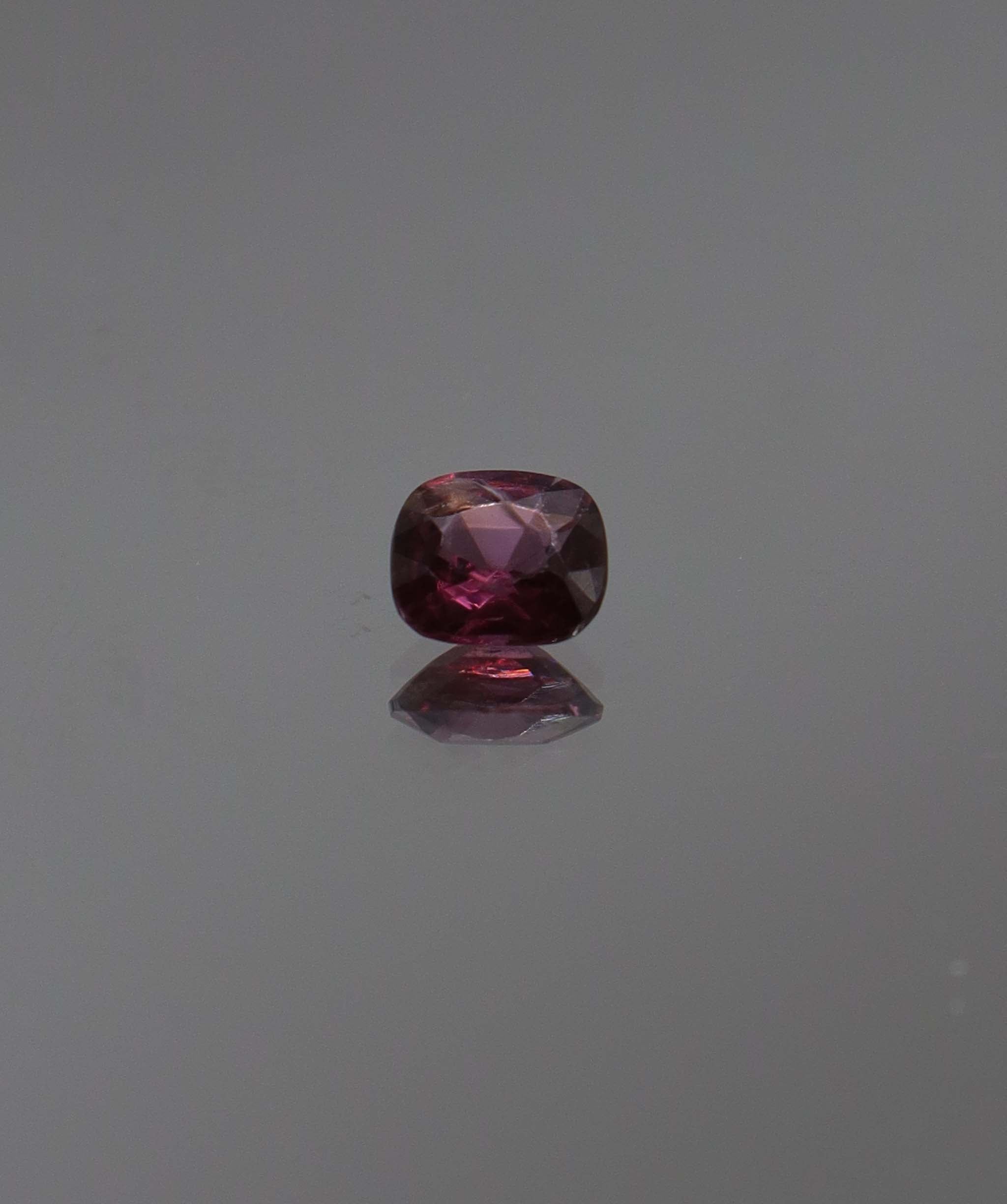 Luxury Promise 0.67ct Burma Red Spinel DXBCS0288