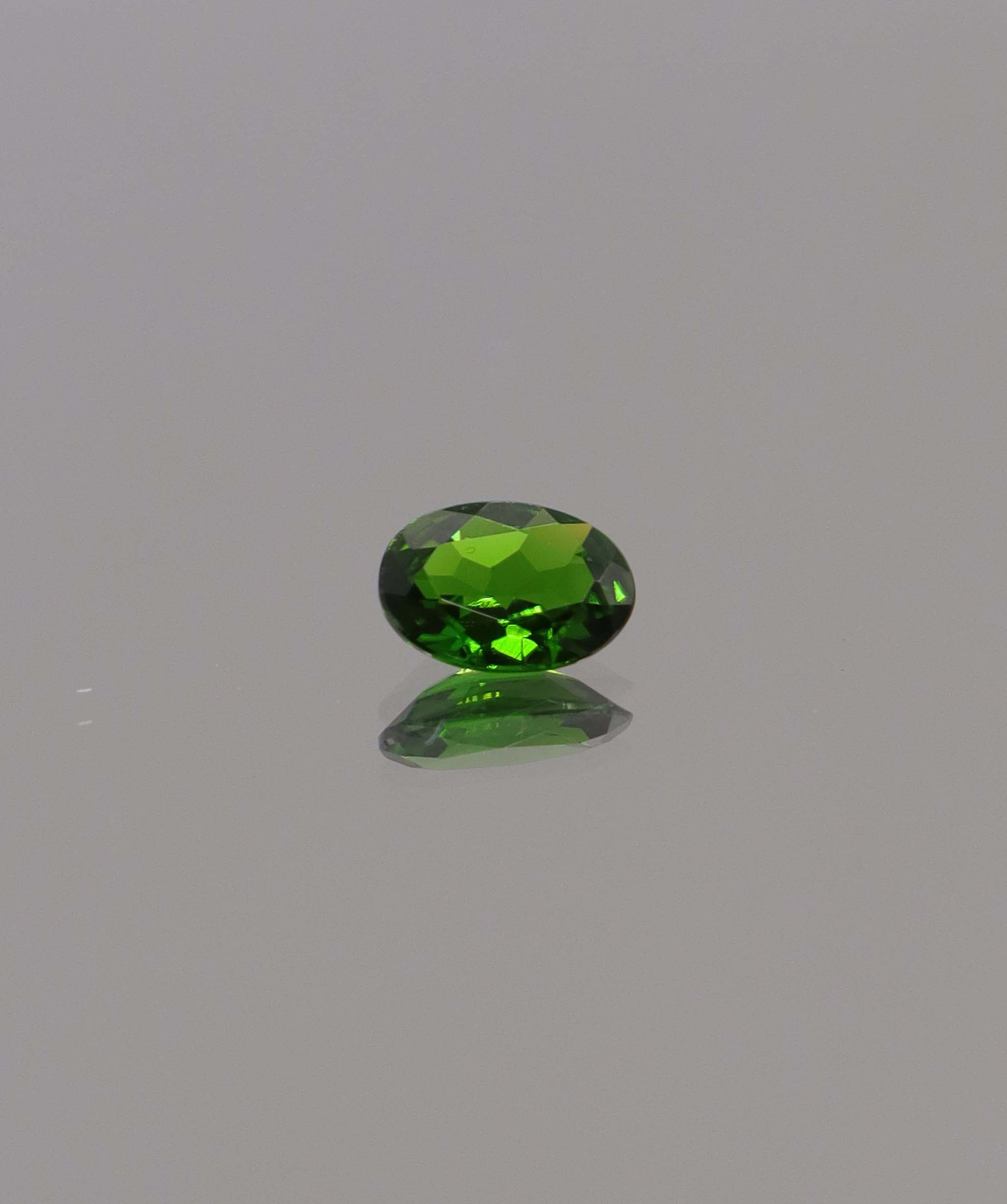 Luxury Promise 0.68ct Oval Chrome Diopside  DXBCS1182