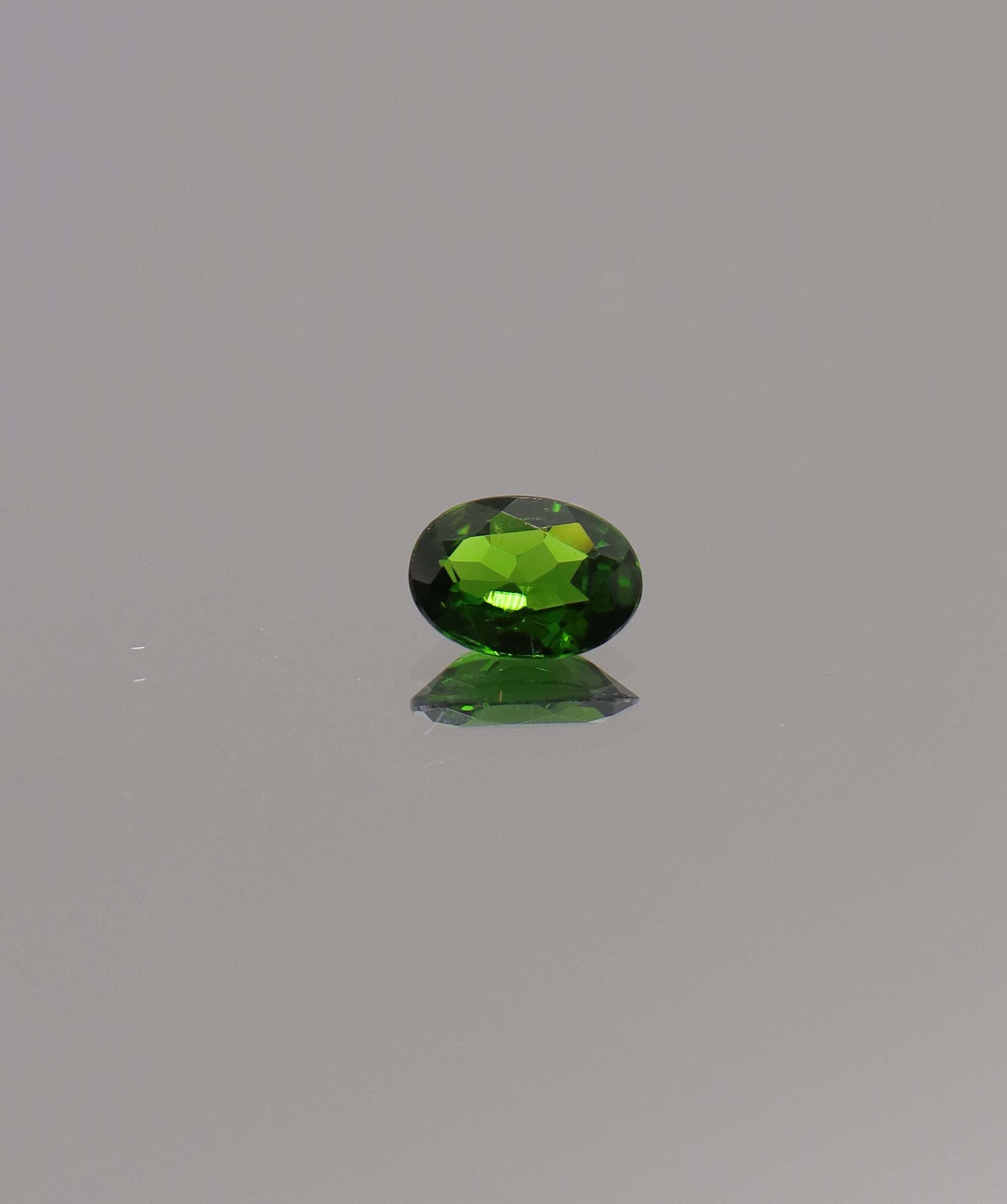 Luxury Promise 0.68ct Oval Chrome Diopside  DXBCS1182