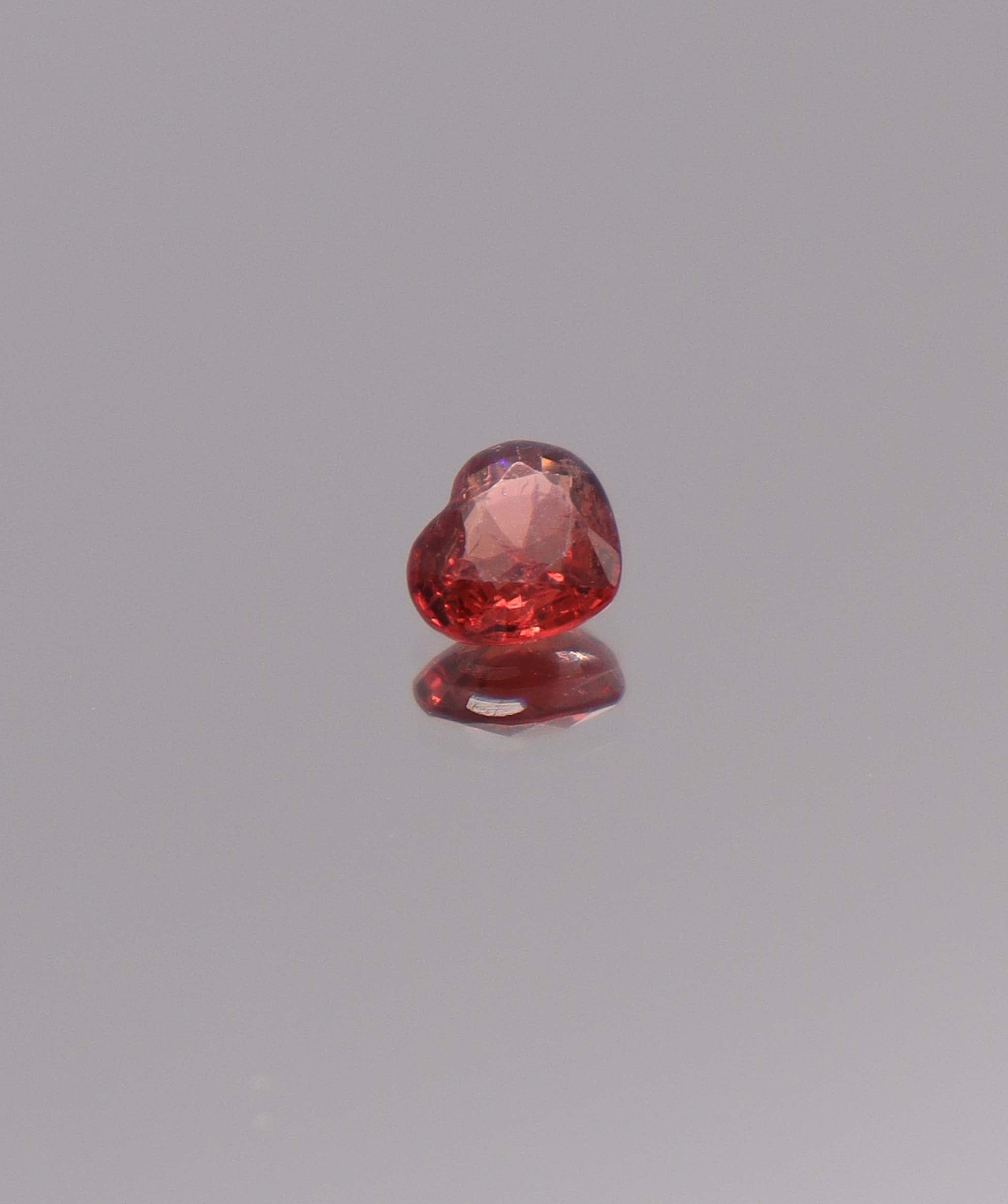 Luxury Promise 0.69ct  heart spinel DXBCD1091