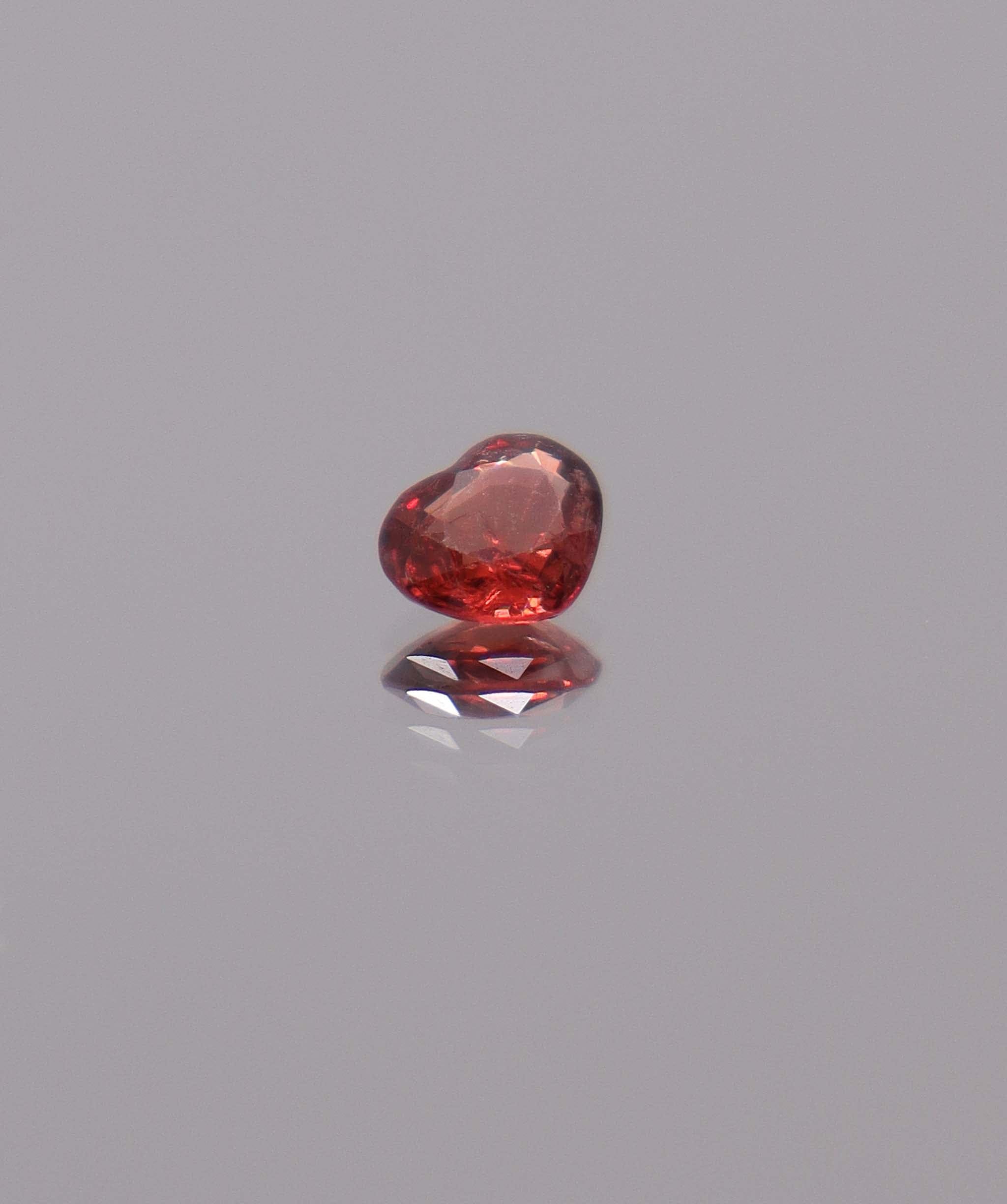 Luxury Promise 0.69ct  heart spinel DXBCD1091