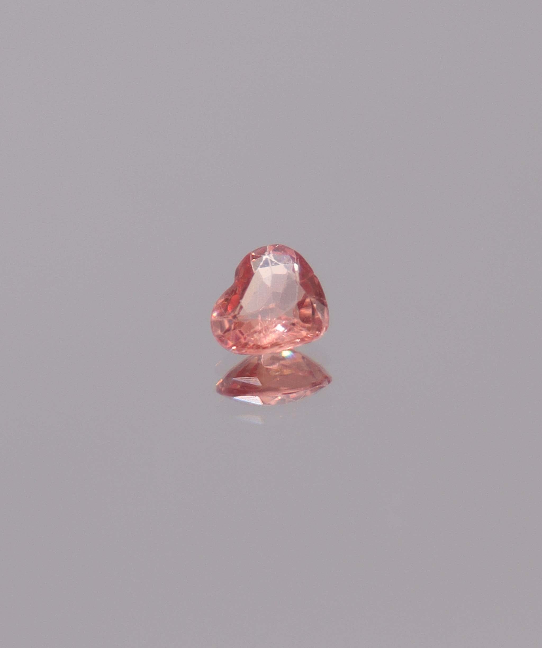 Luxury Promise 0.69ct sunset orange-pink heart spinel DXBCD1118