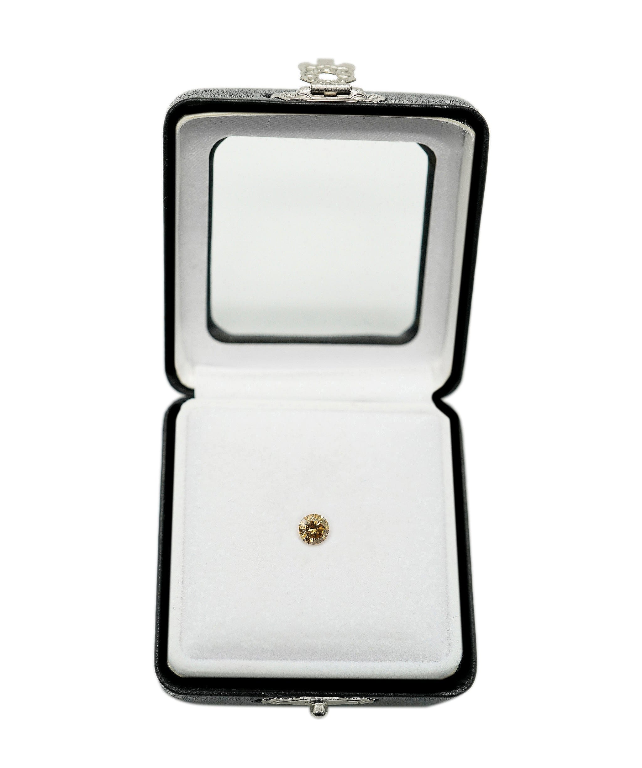 Luxury Promise 0.6ct intense orange Round shape diamond DXBD0083