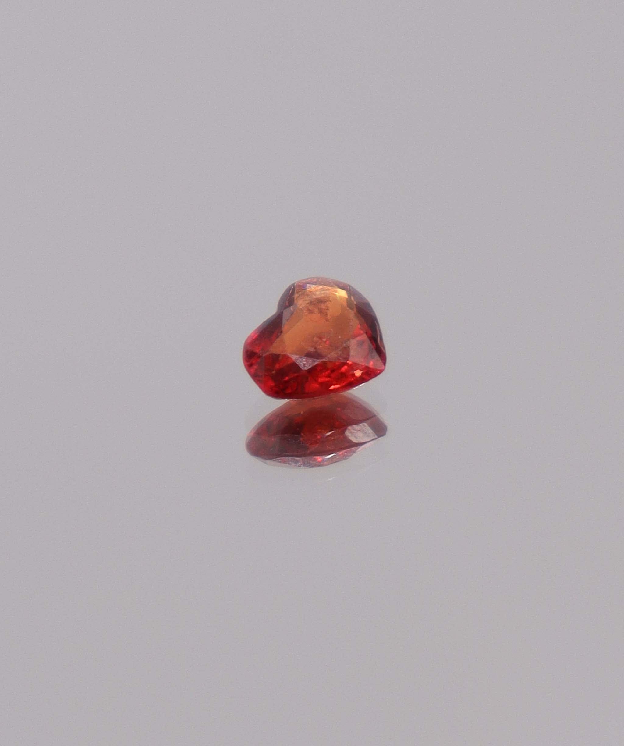 Luxury Promise 0.73ct red heart spinel DXBCD1112