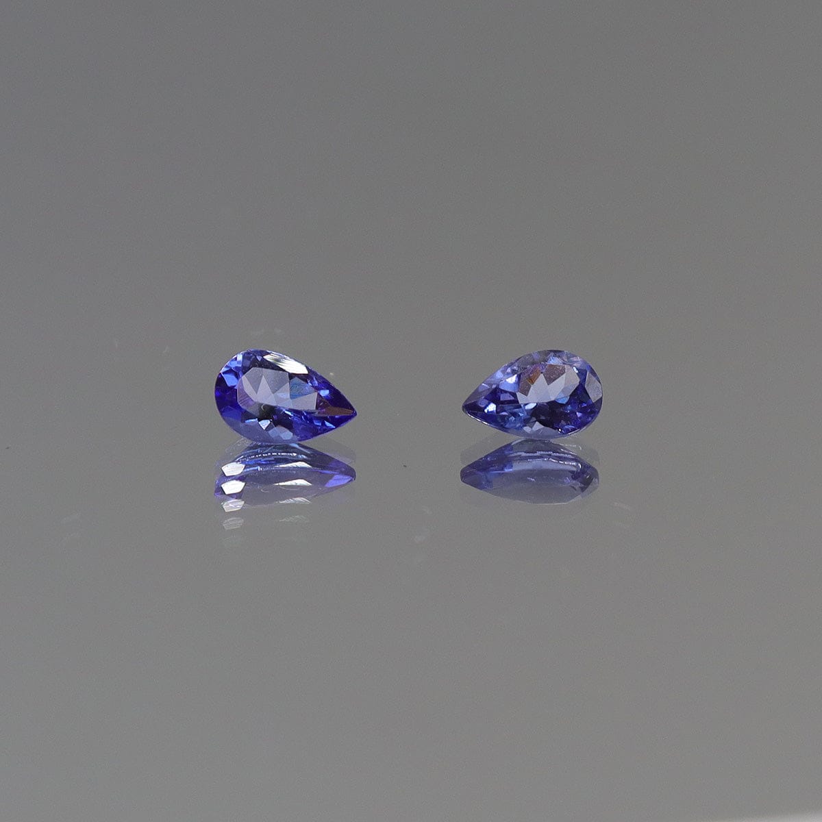 Luxury Promise 0.76ct pear Tazanite DXBCD0809