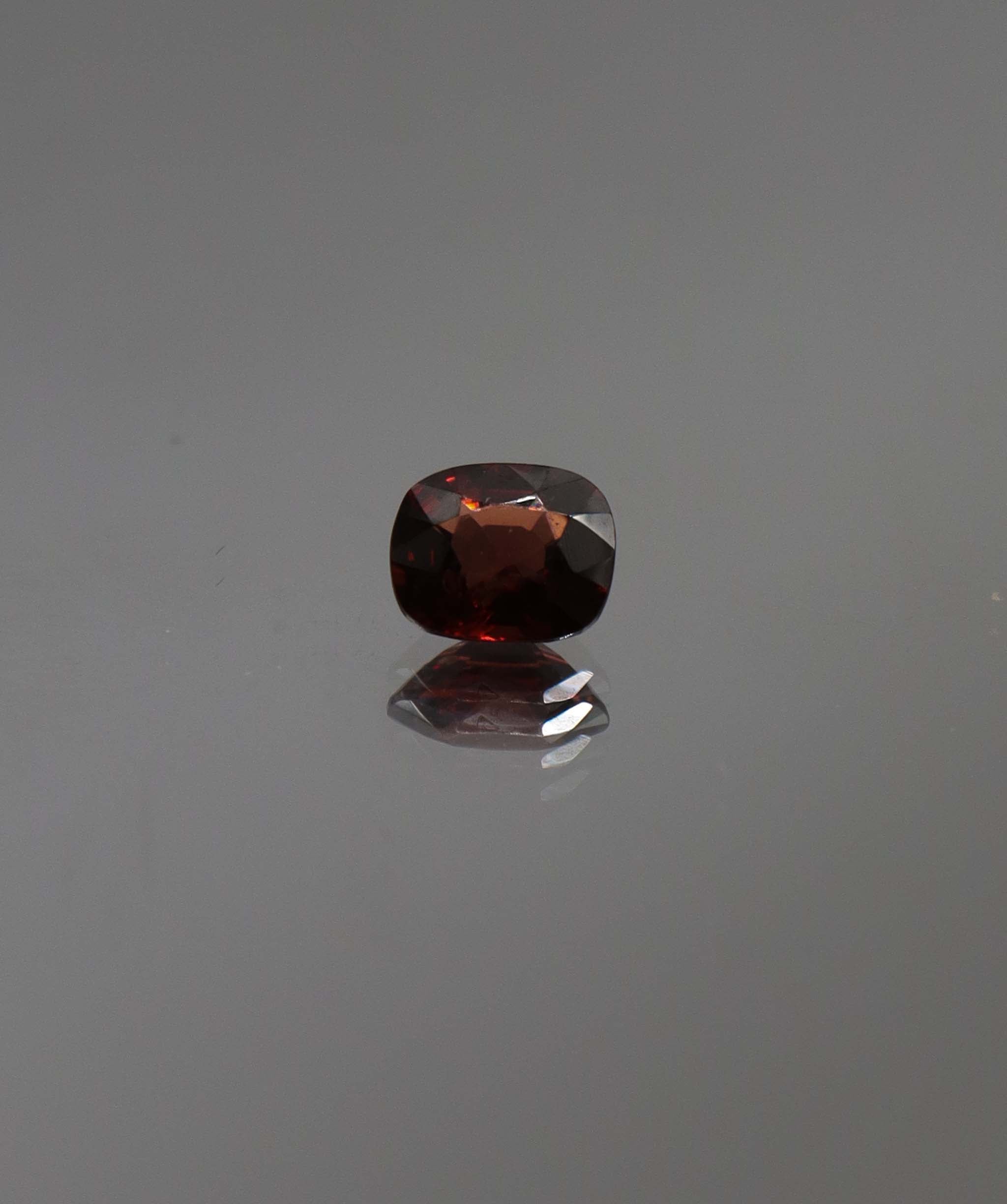 Luxury Promise 0.77ct Burma Red Spinel DXBCS0289