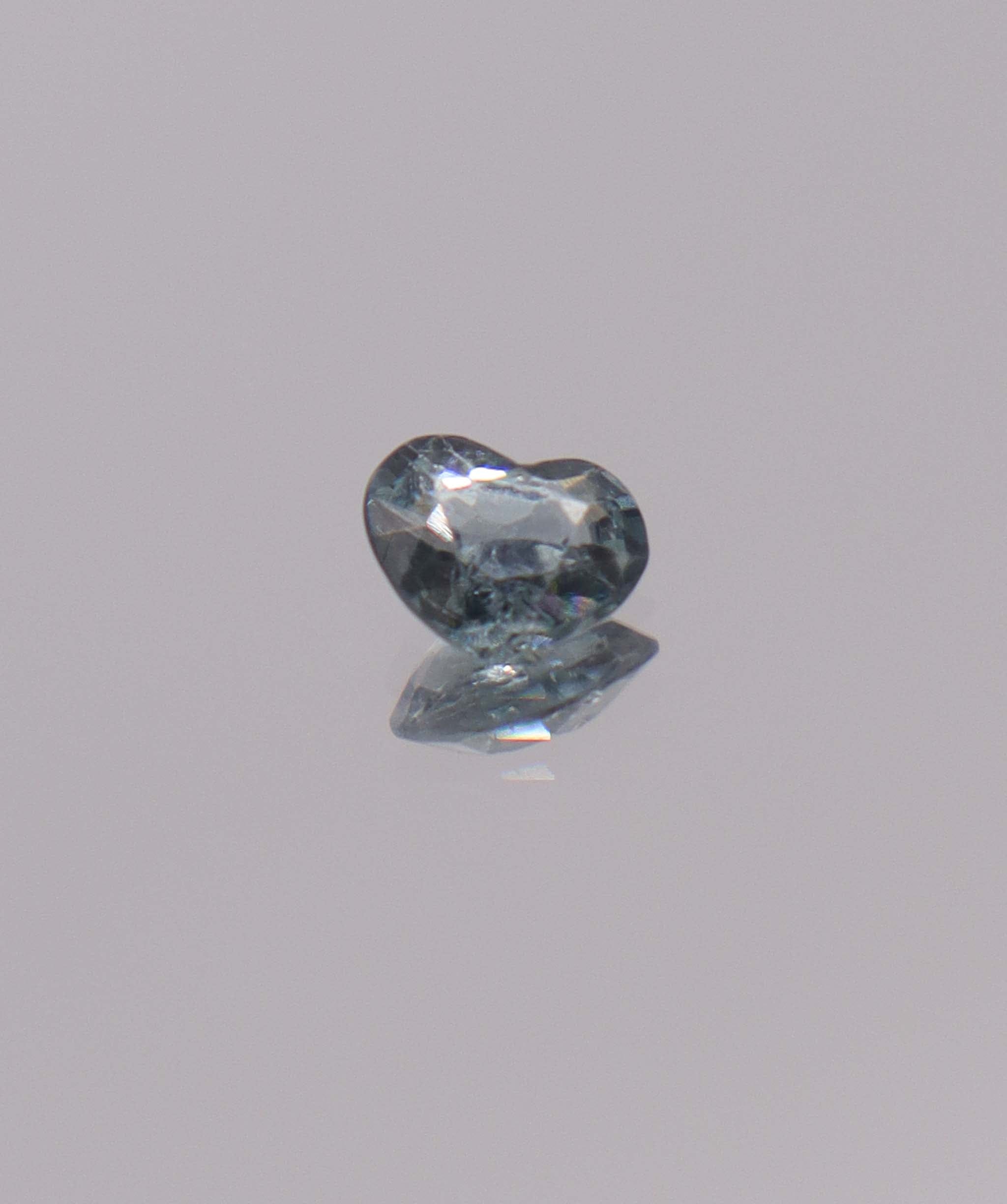 Luxury Promise 0.78ct blue heart spinel DXBCD1098