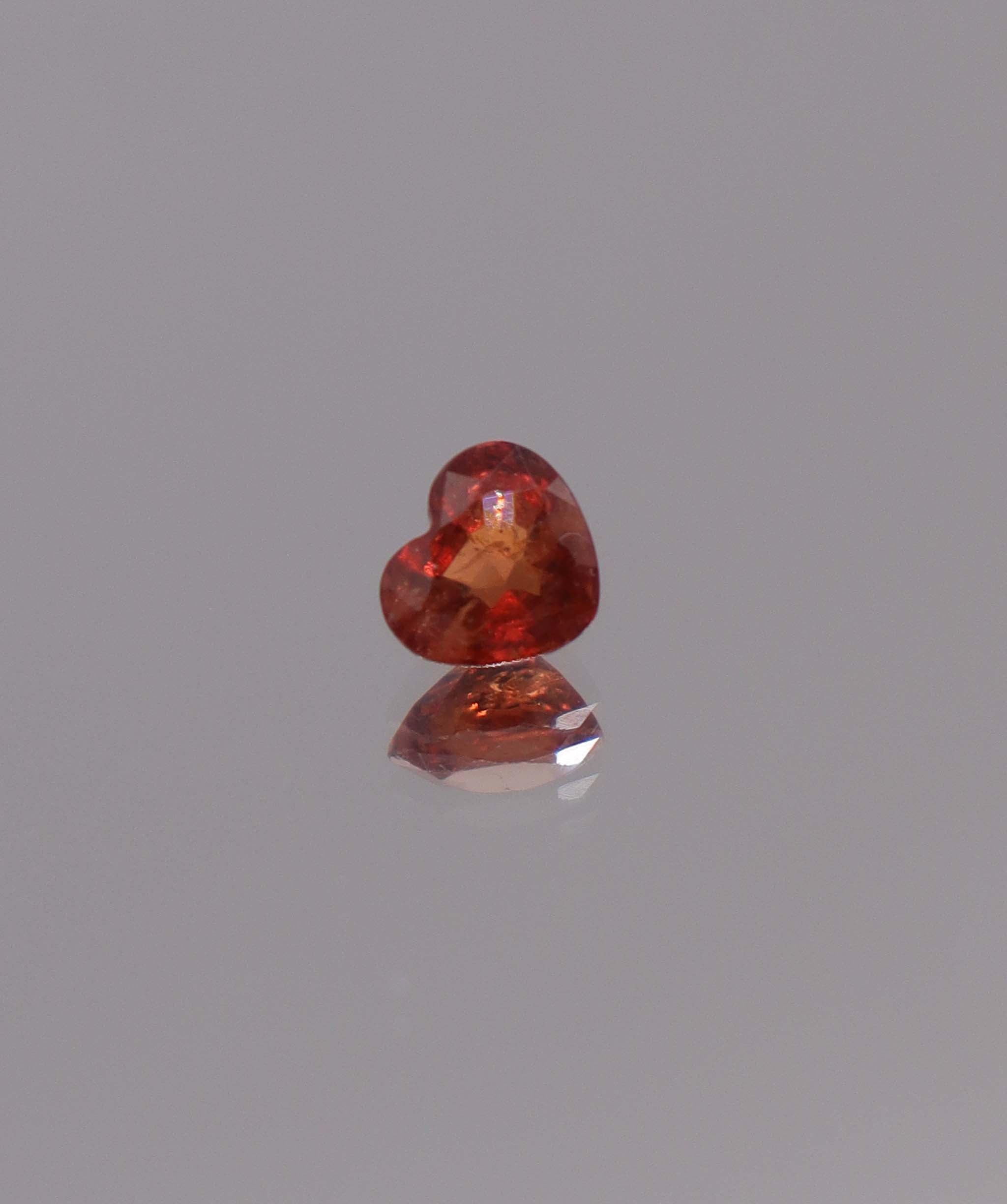 Luxury Promise 0.82ct red heart spinel DXBCD1105