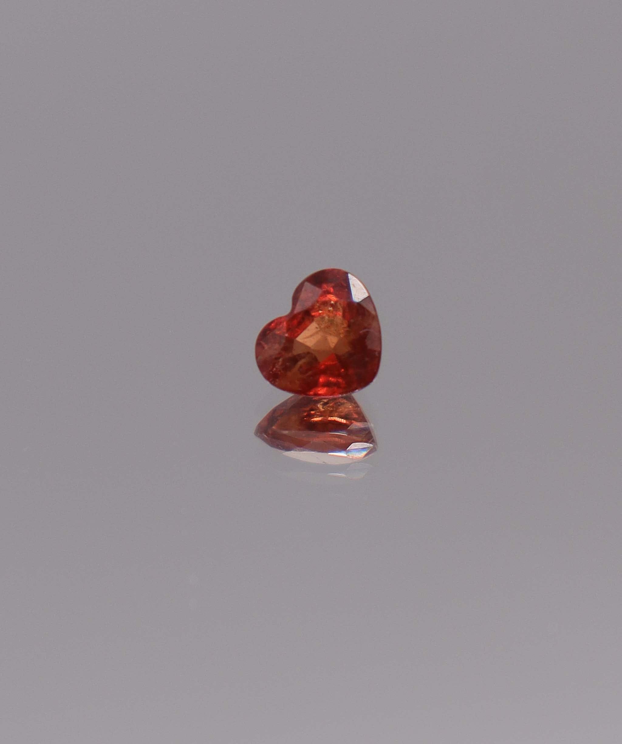 Luxury Promise 0.82ct red heart spinel DXBCD1105