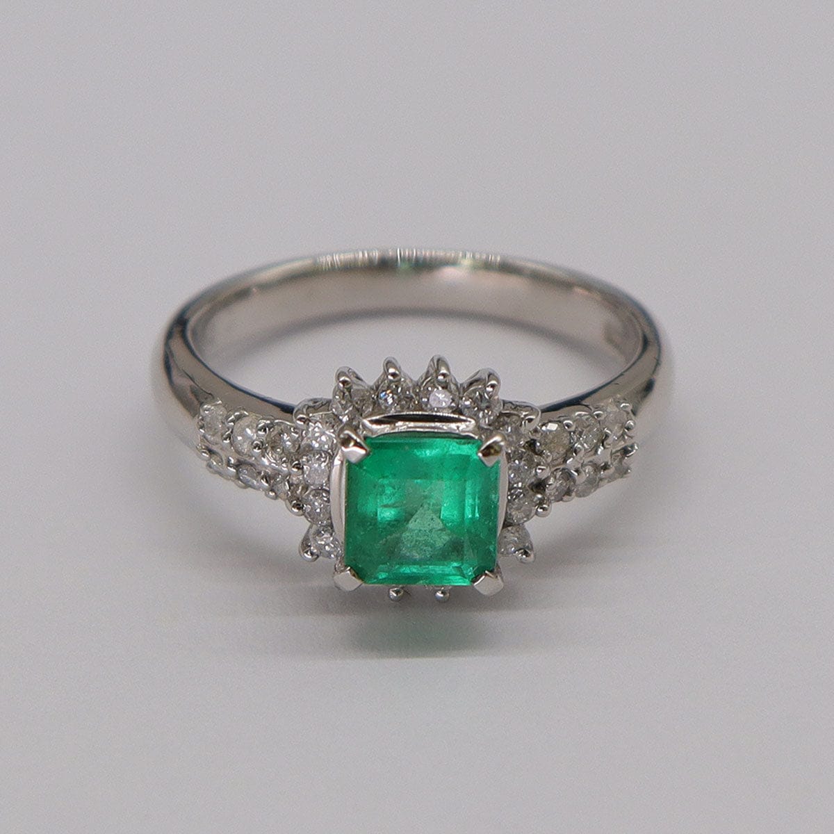 Luxury Promise 0.85ct Emerald 0.34ct Diamond Platinum Ring Size US 5.5 DXBS5581