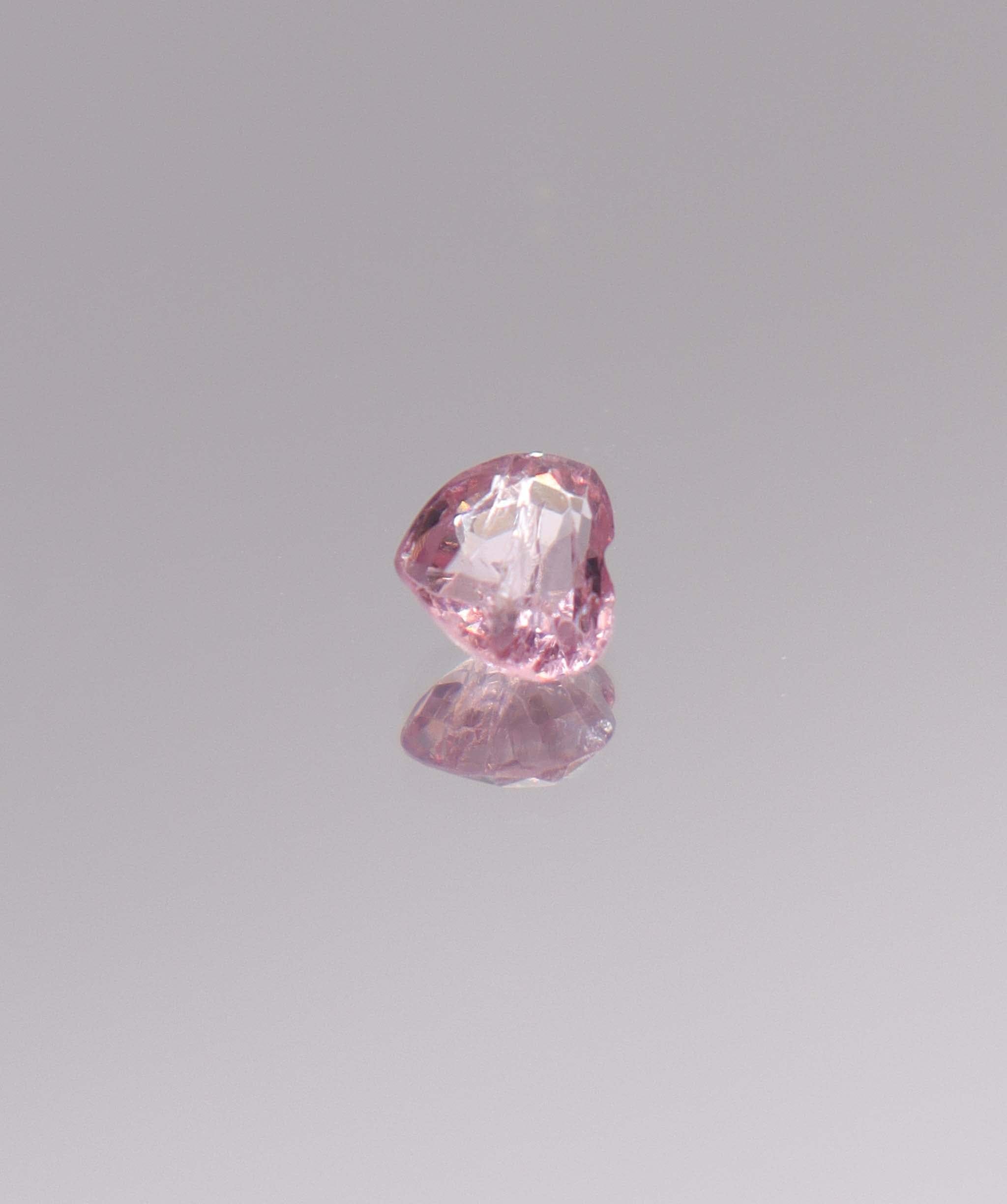 Luxury Promise 0.91ct sakura heart spinel DXBCD1095