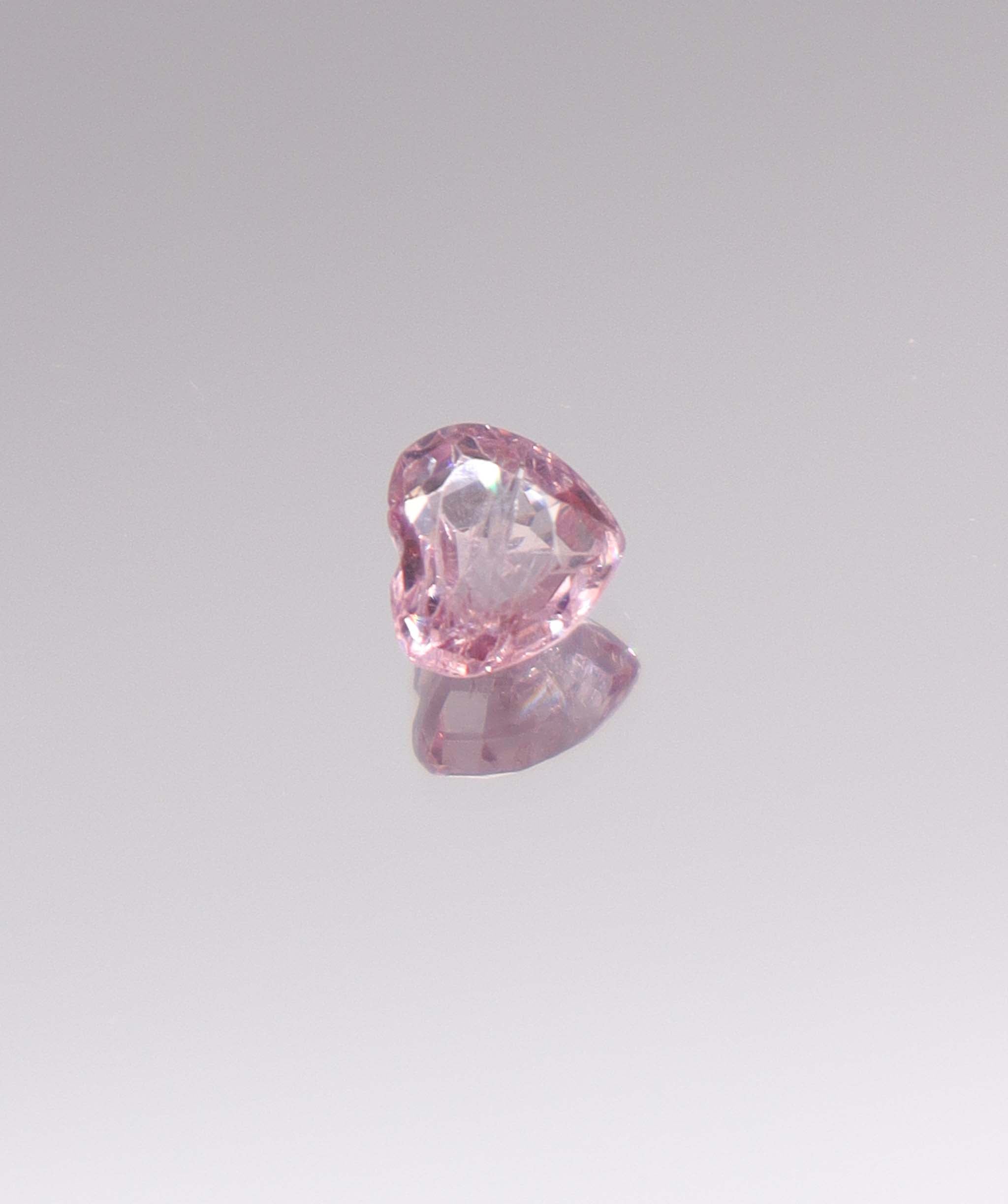 Luxury Promise 0.91ct sakura heart spinel DXBCD1095