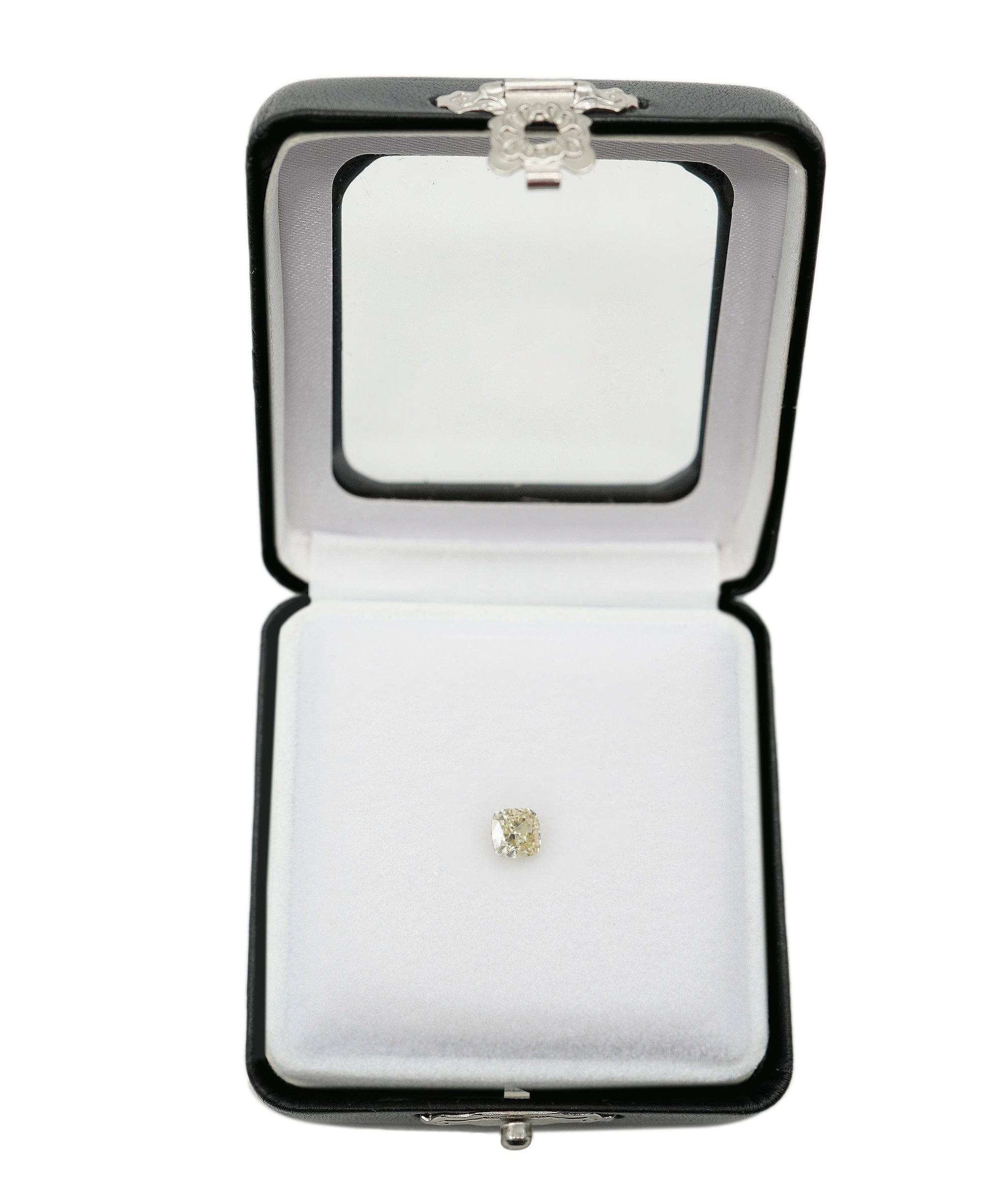 Luxury Promise 0.92CT LIGHT FANCY YELLOW CUSSION DBXN0226