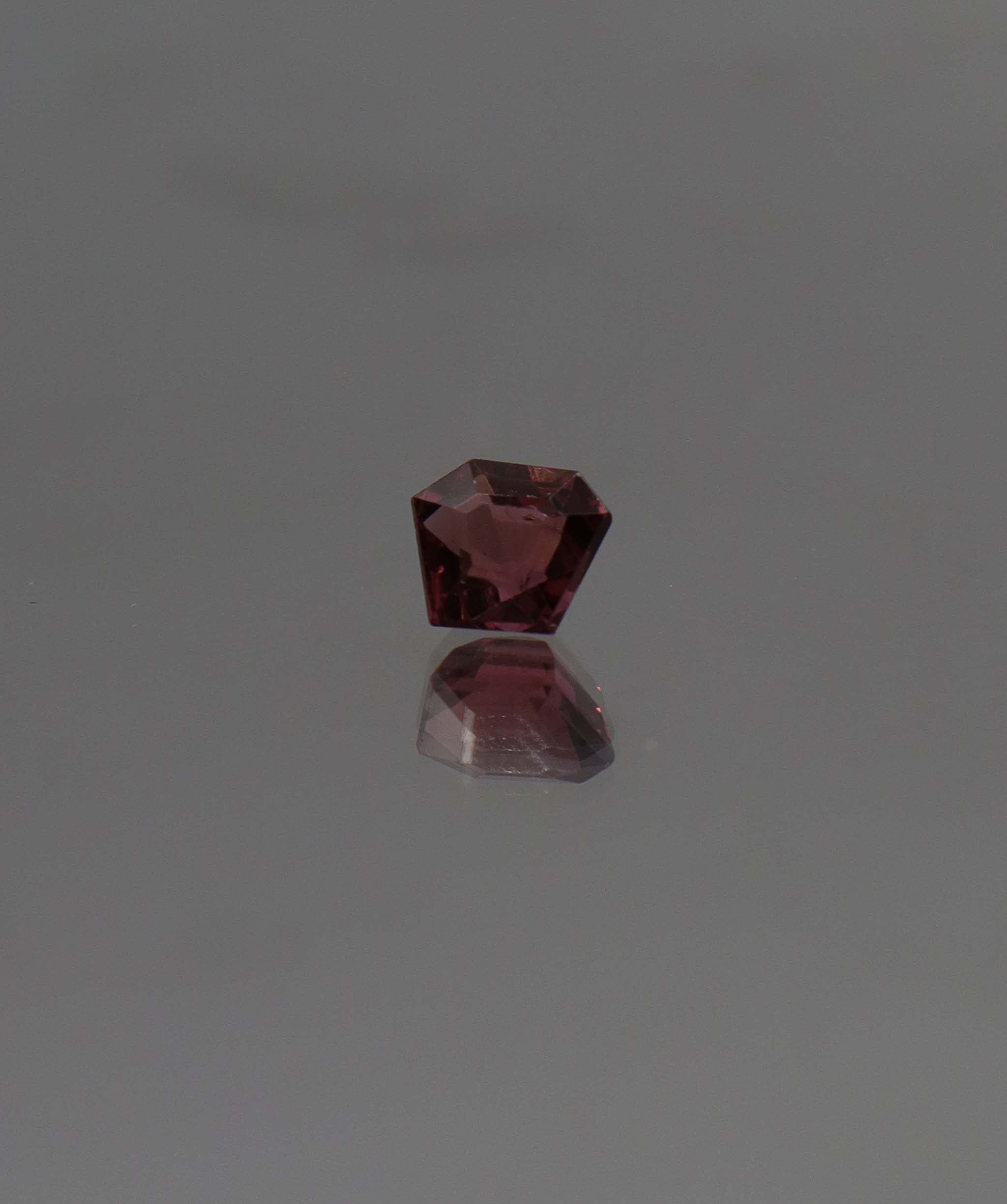 Luxury Promise 0.92ct tourmaline fantasy cut DXBCS0247