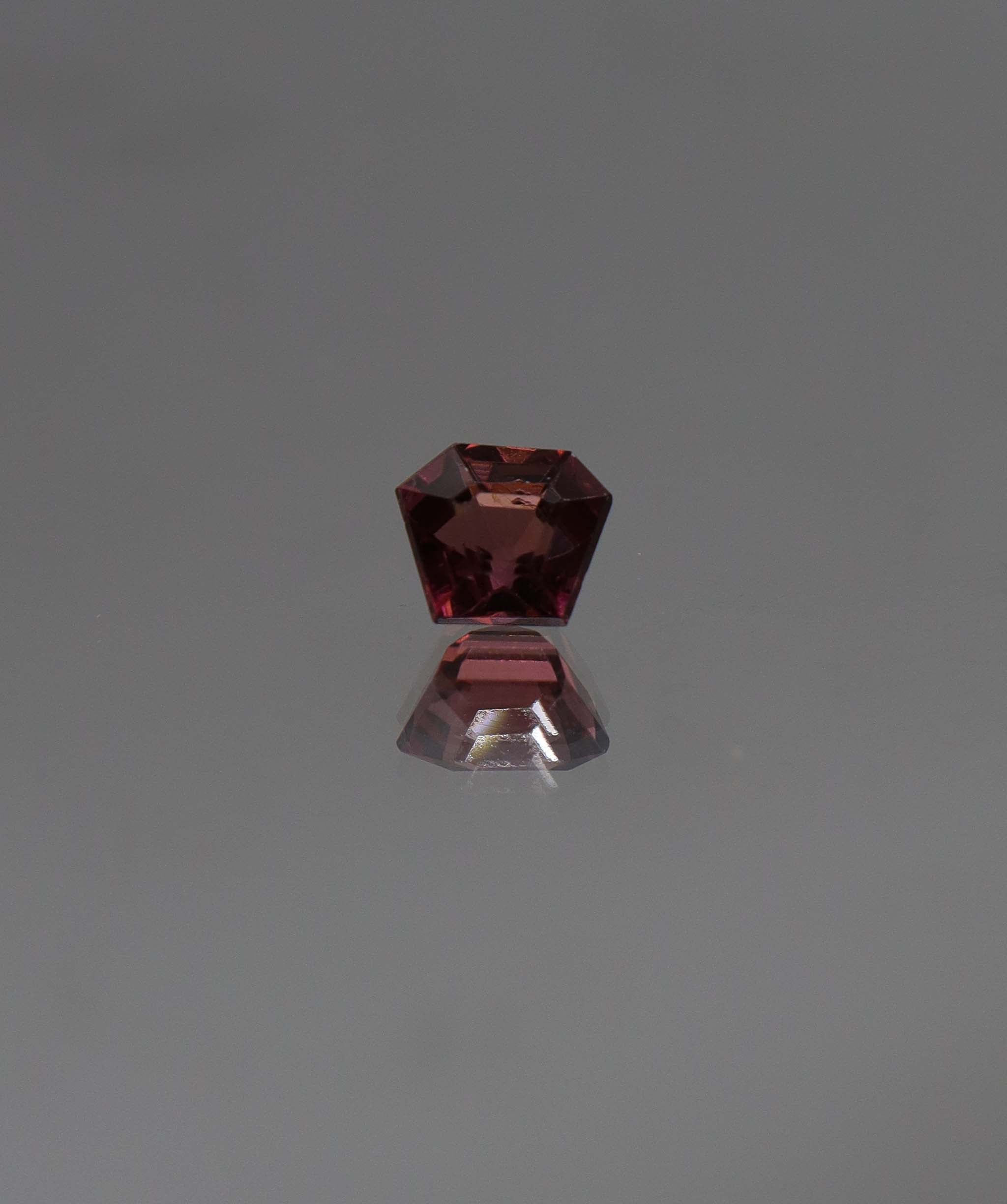 Luxury Promise 0.92ct tourmaline fantasy cut DXBCS0247