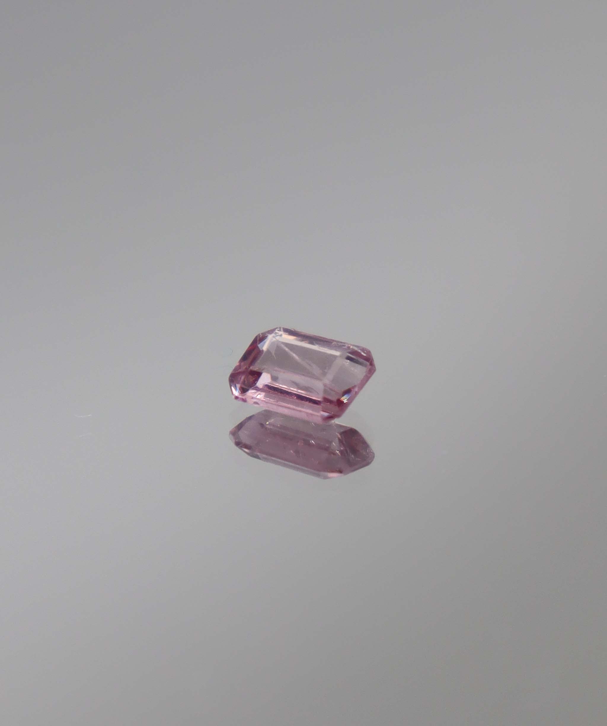 Luxury Promise 0.95ct Light Purple Spinel Emerald DXBCD1284