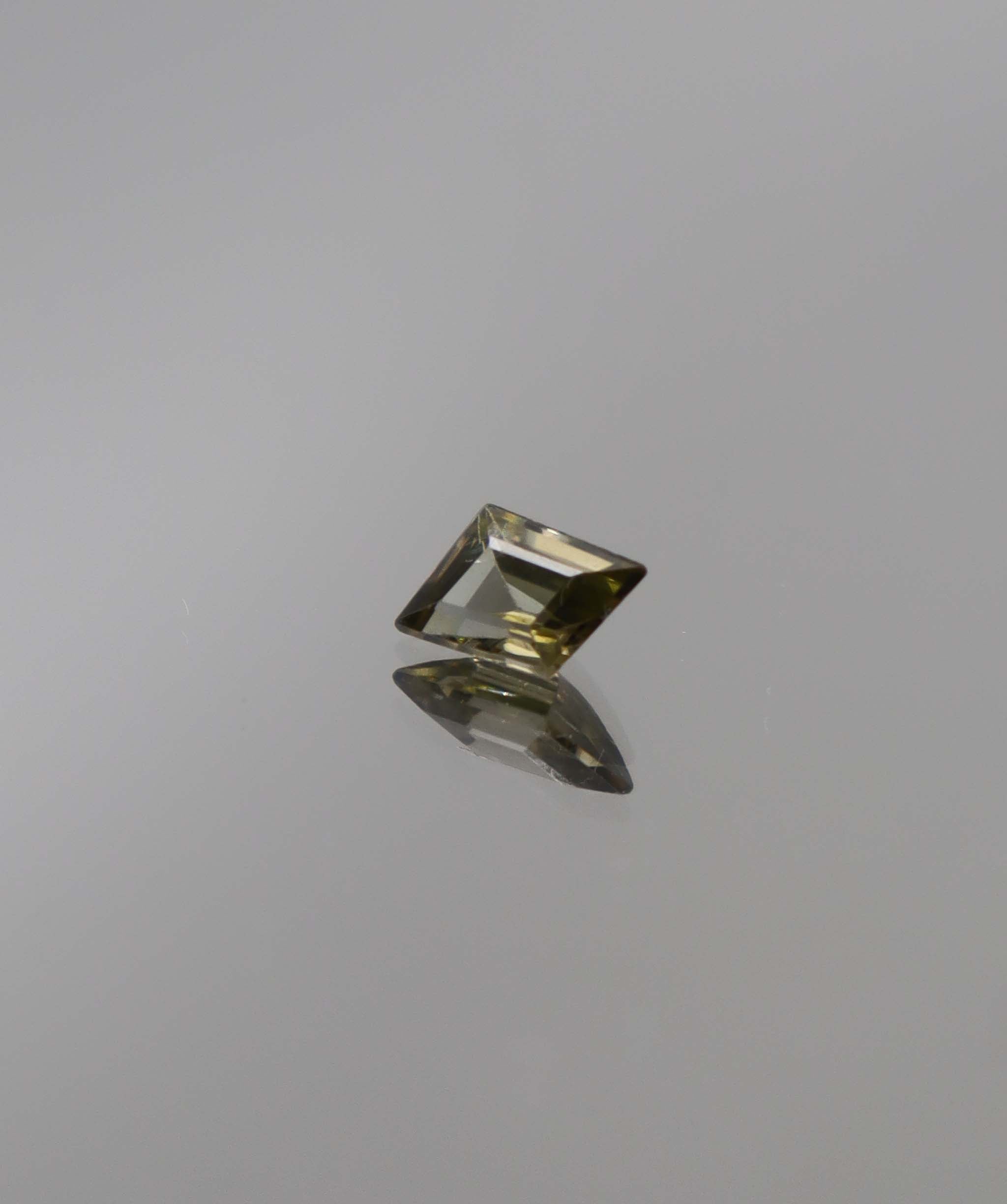 Luxury Promise 0.97ct Green Spinel Custom cut DXBCD1345