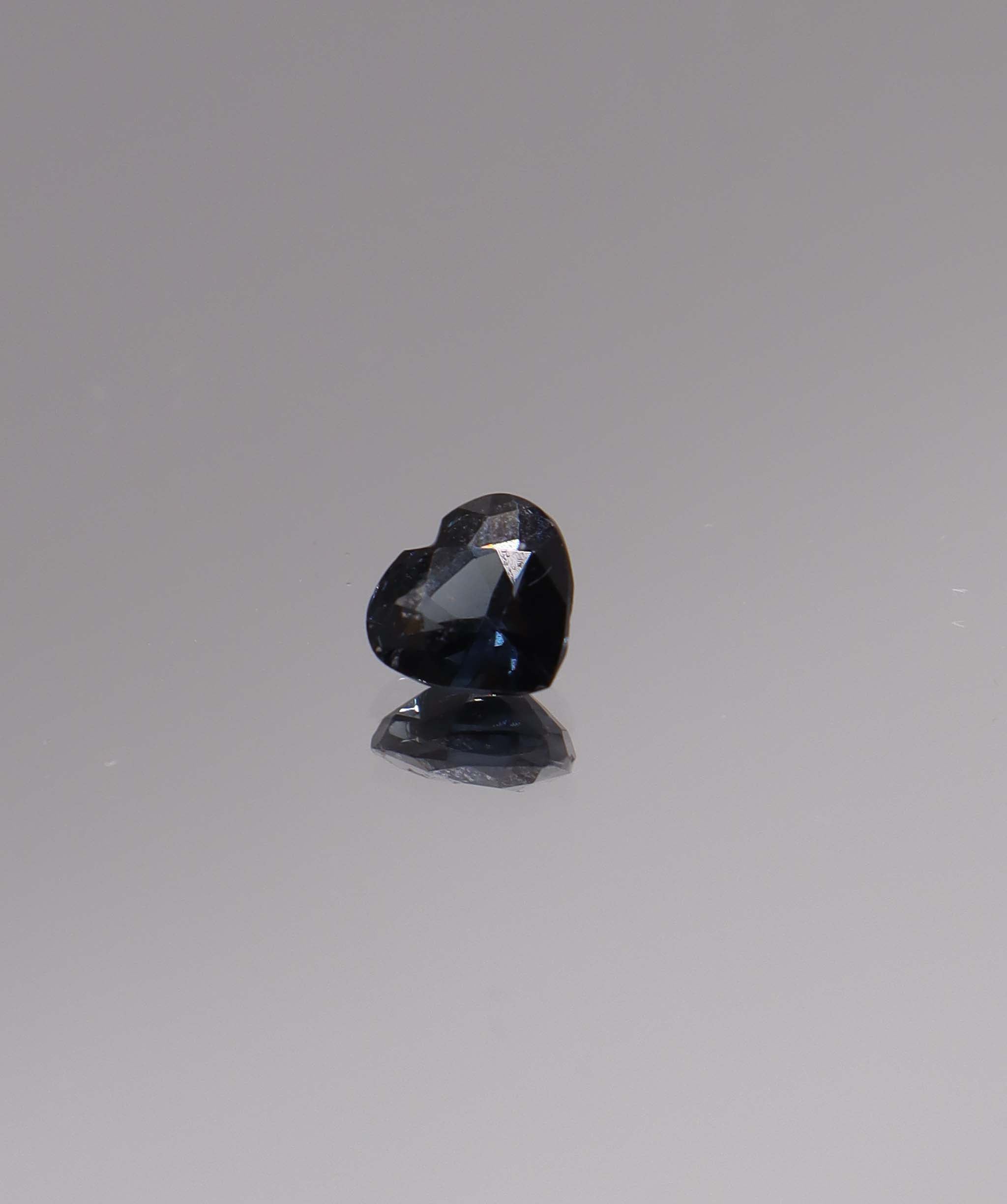 Luxury Promise 0.98ct Black Panther Spinel Heart DXBCS1577
