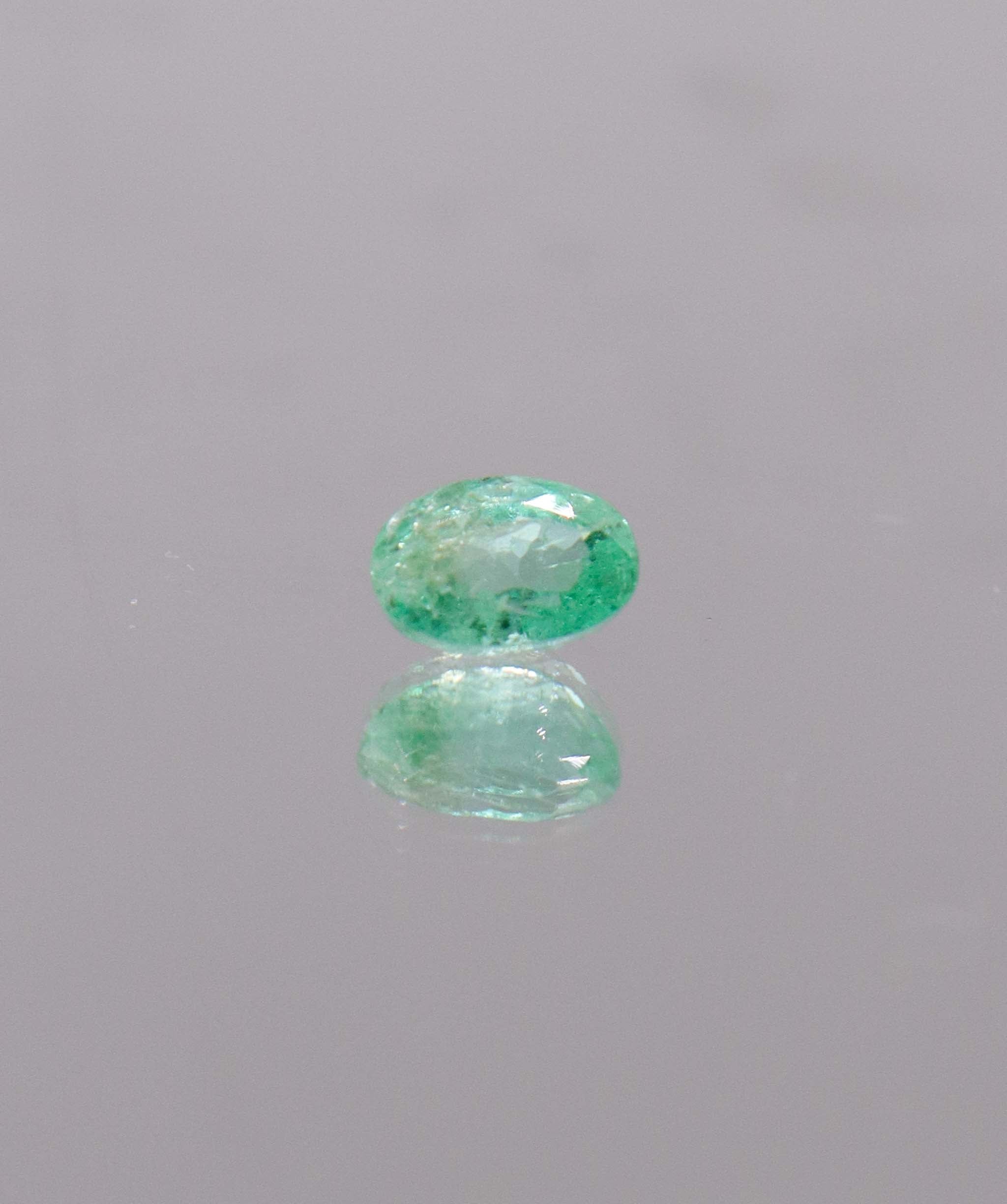 Luxury Promise 0.9ct Colombian Emerald DXBCD0316
