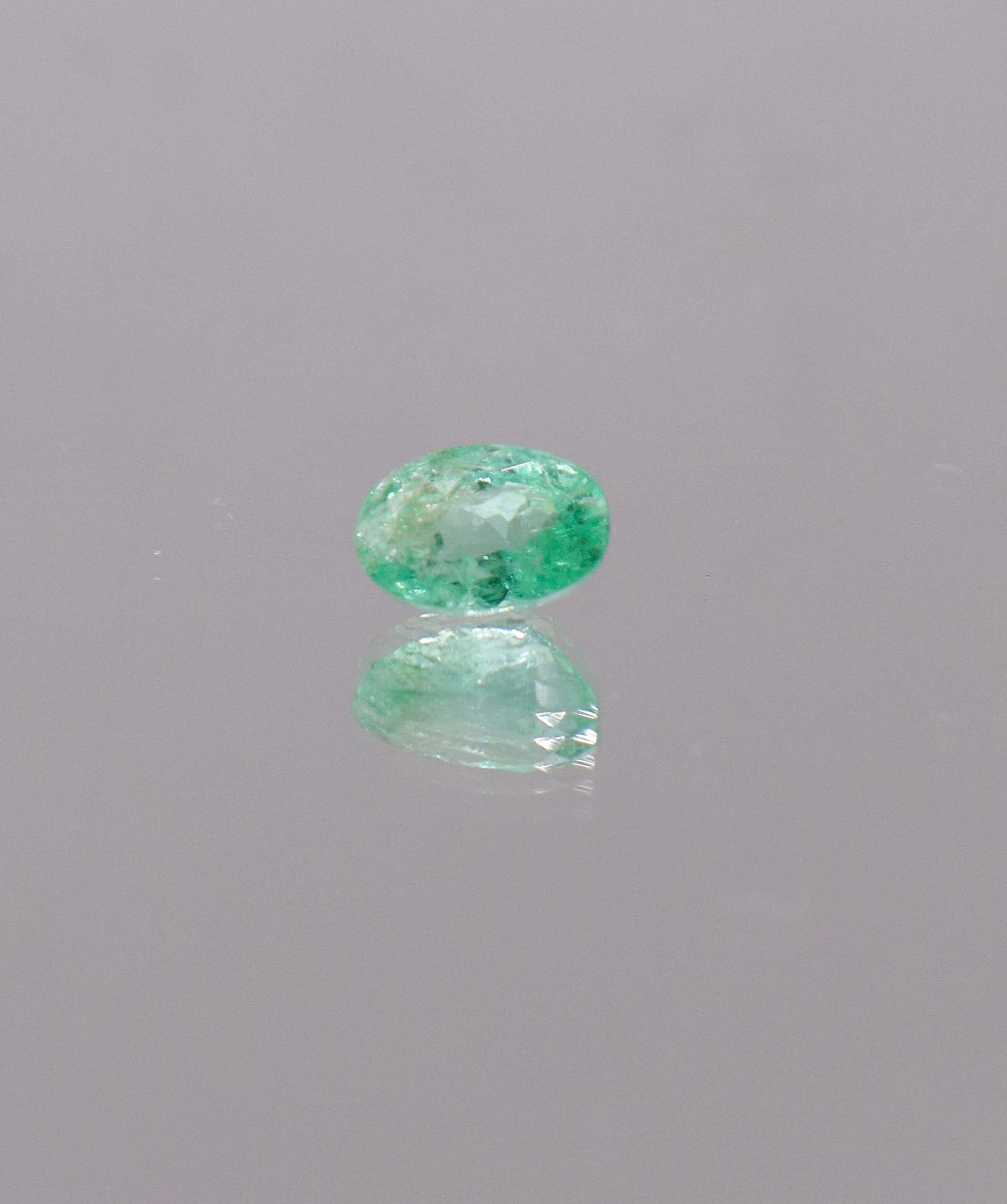 Luxury Promise 0.9ct Colombian Emerald DXBCD0316