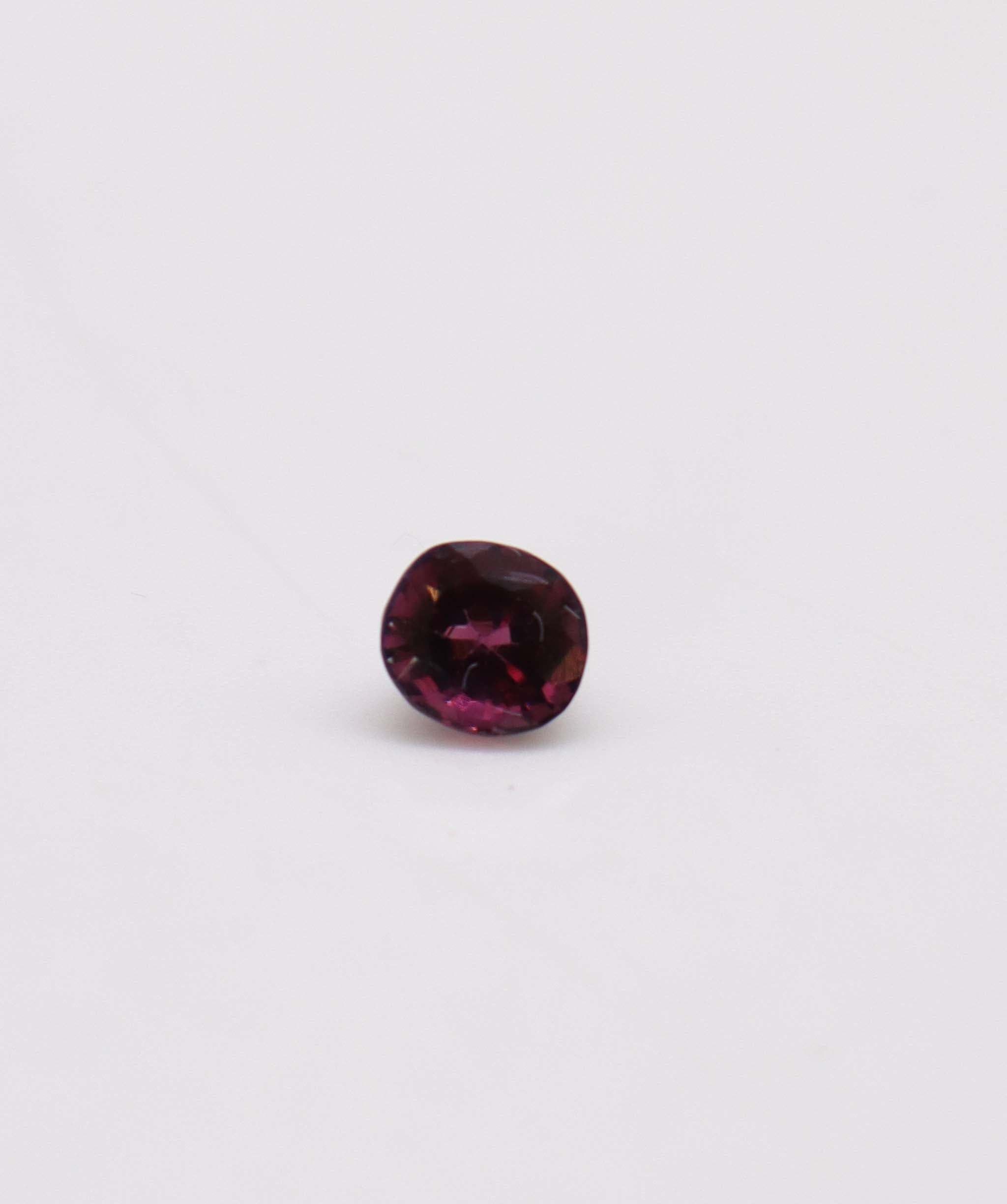 Luxury Promise 0.9ct Red/Pink Round Spinel DXBS4842