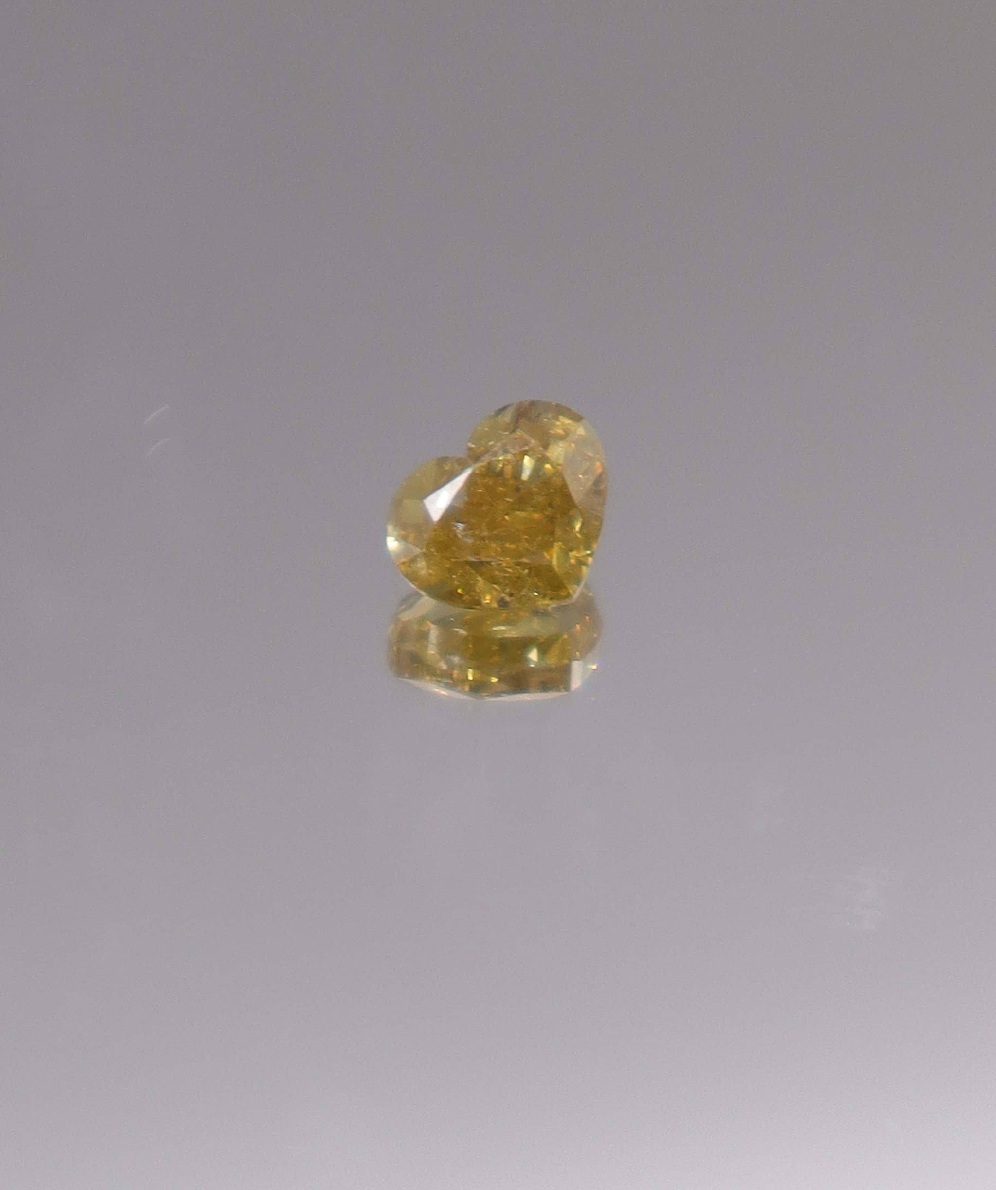 Luxury Promise 1.01CT INTENSE FANCY YELLOW HEARTSHAPE DIAMOND DXBN0504