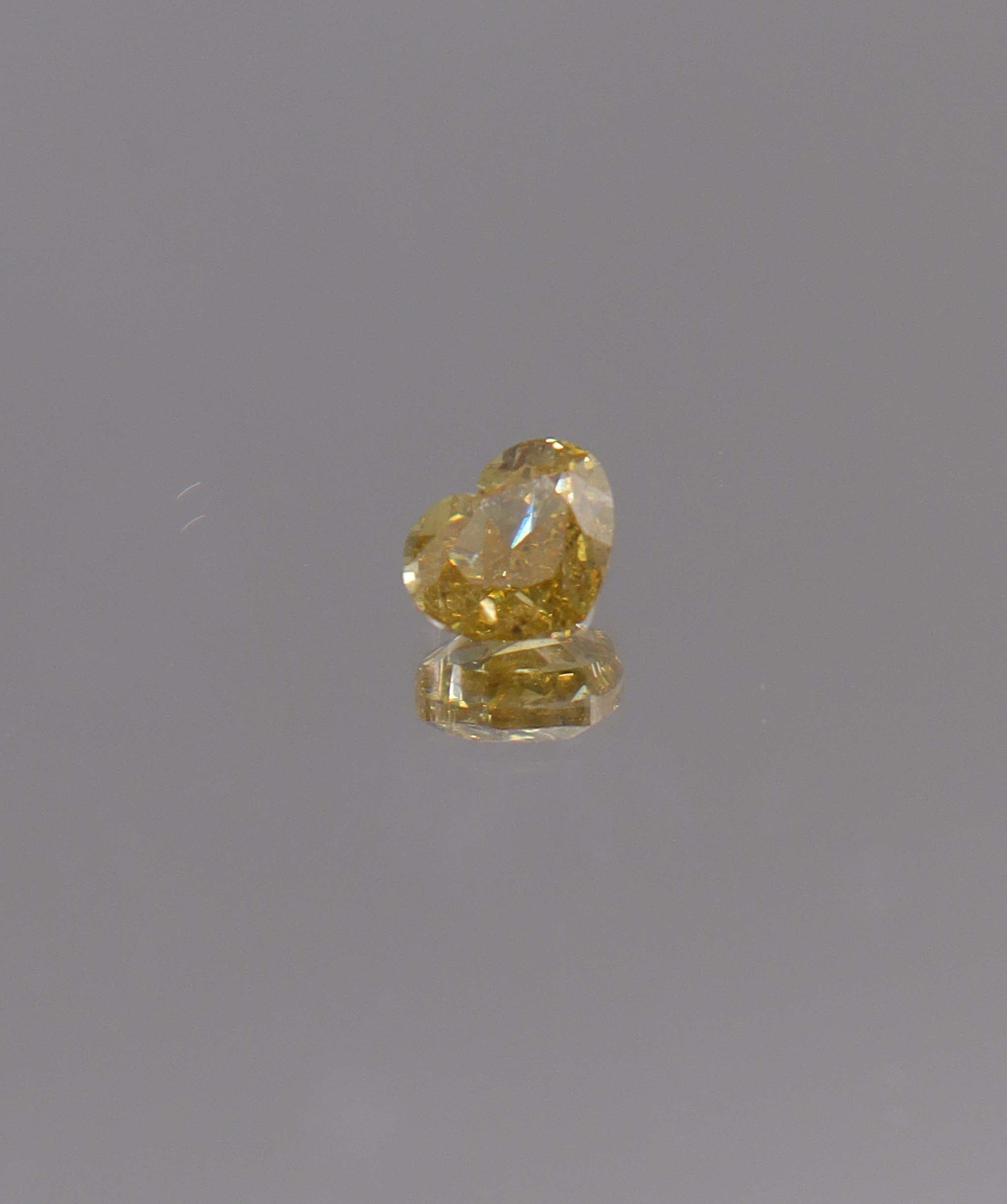 Luxury Promise 1.01CT INTENSE FANCY YELLOW HEARTSHAPE DIAMOND DXBN0504