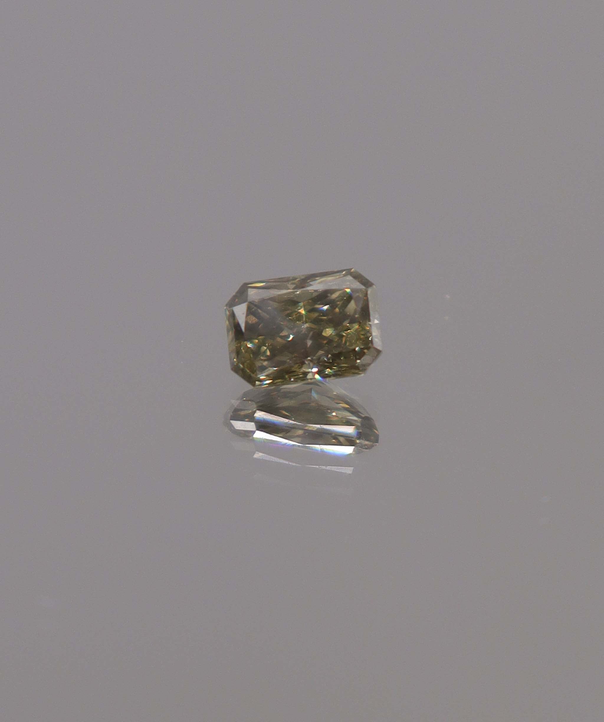 Luxury Promise 1.07CT MIDNIGHT GREEN RADIANT DIAMOND DXBN0487