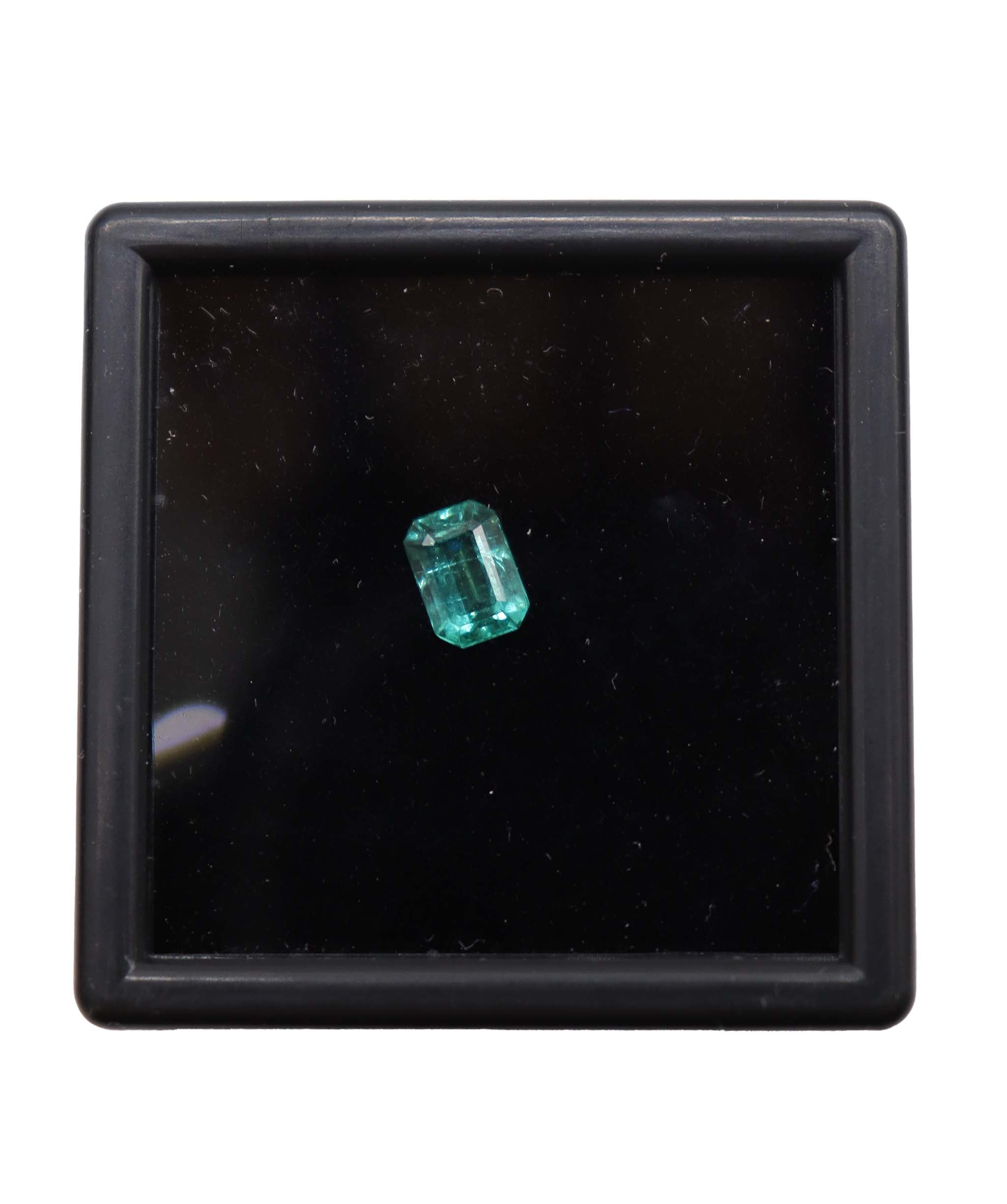 Luxury Promise 1.09ct Emerald octagon  DXBD0438