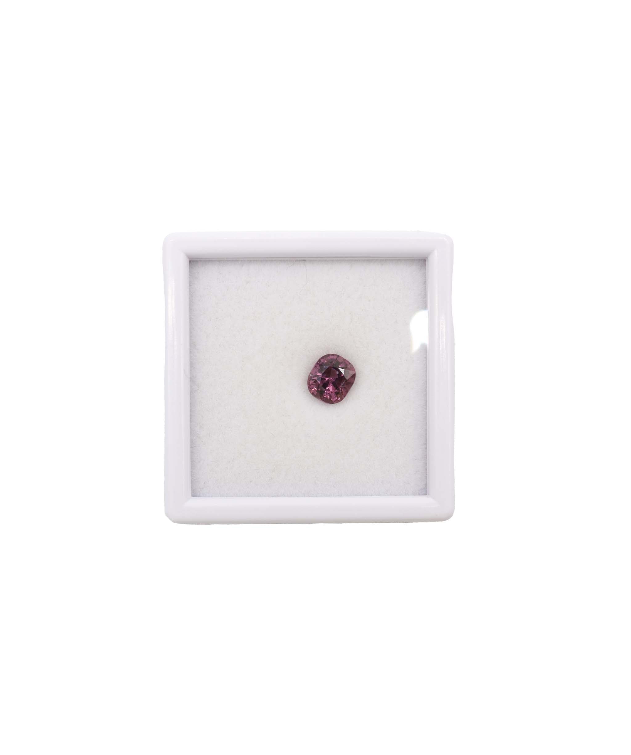Luxury Promise 1.13cts purplish spinel 6x6.5mm DXBD0421