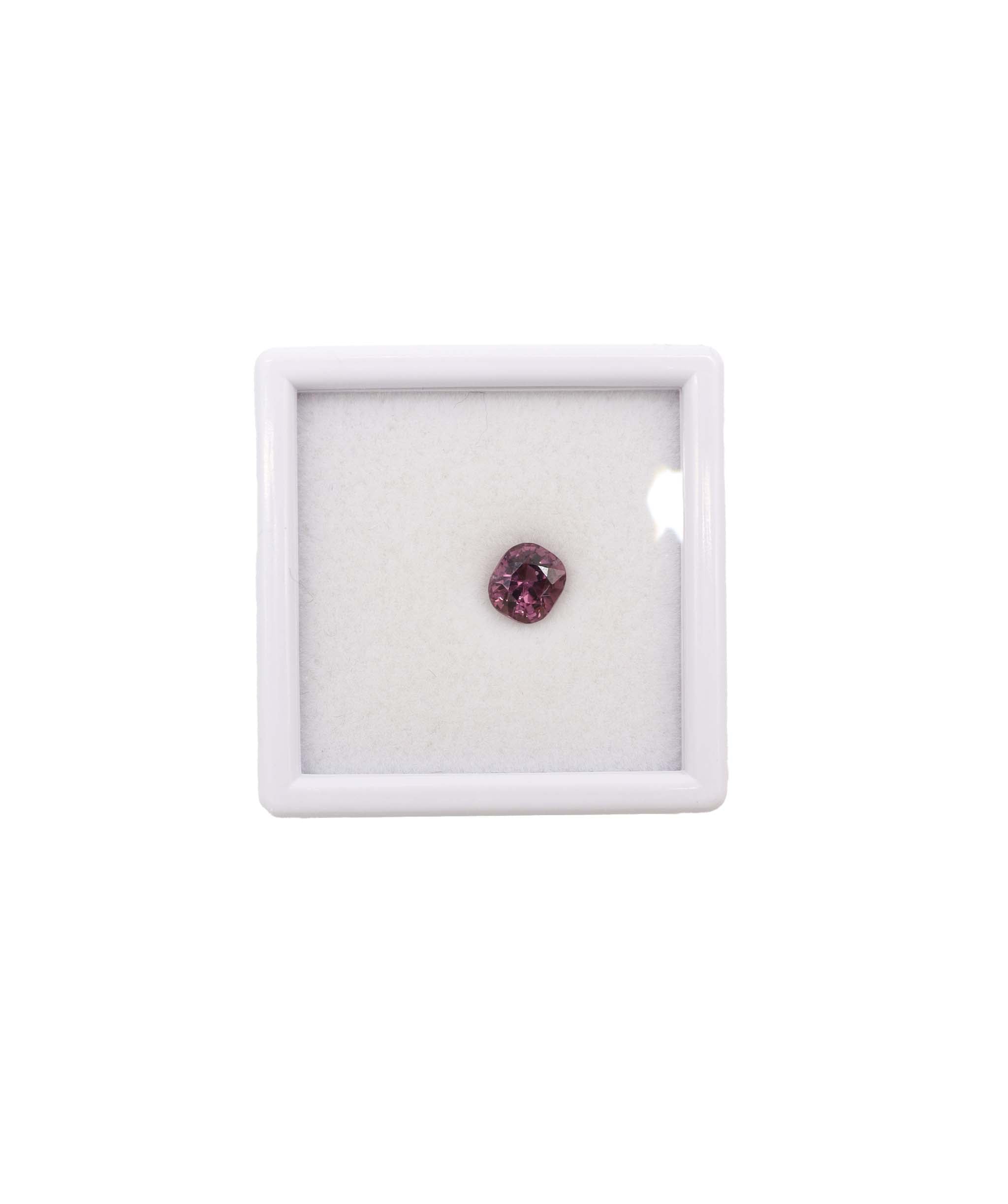 Luxury Promise 1.13cts purplish spinel 6x6.5mm DXBD0421