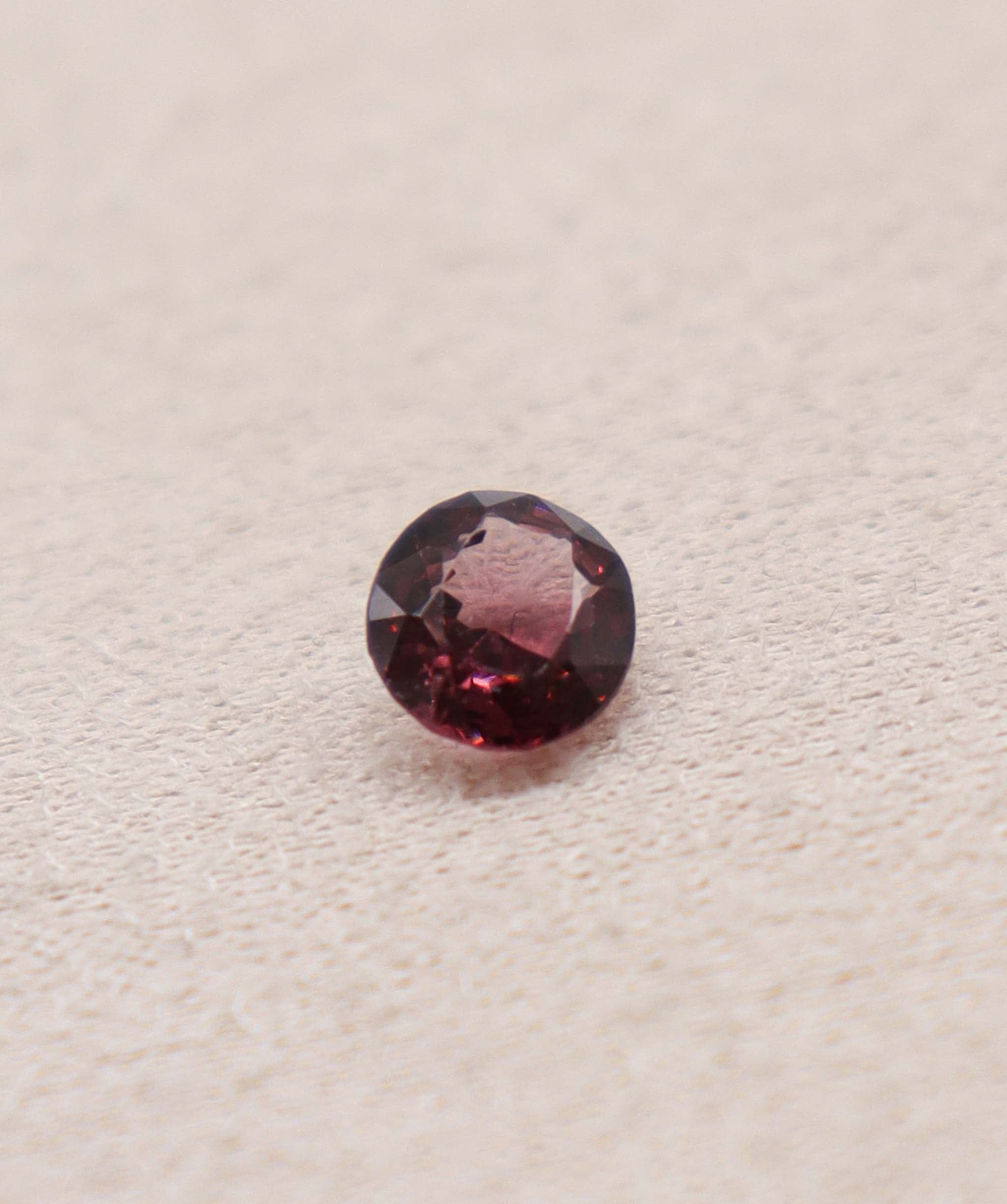 Luxury Promise 1.15ct Purple Oval Spinel DXBS4942