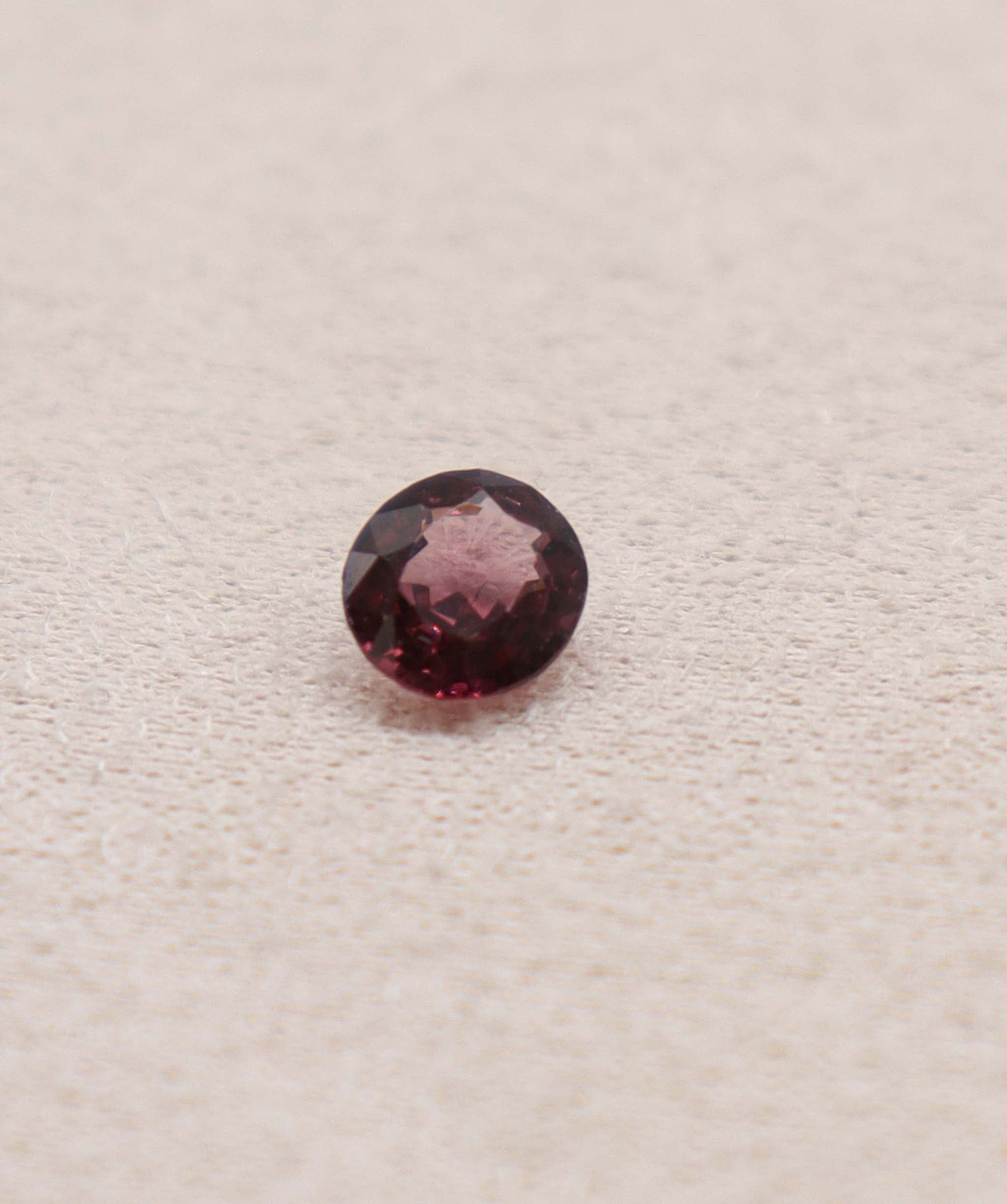 Luxury Promise 1.15ct Purple Oval Spinel DXBS4942