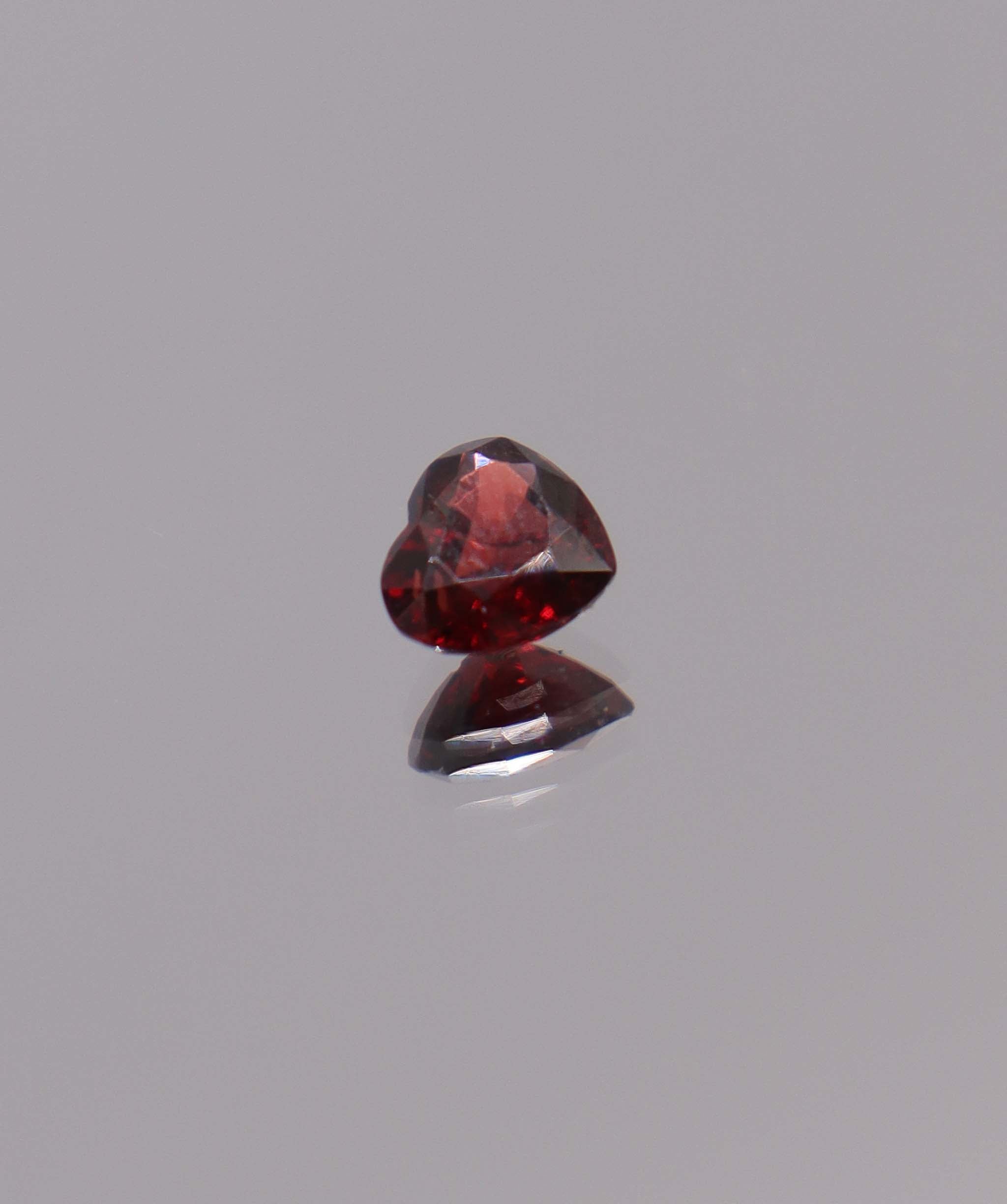 Luxury Promise 1.16ct red heart spinel DXBCS2942