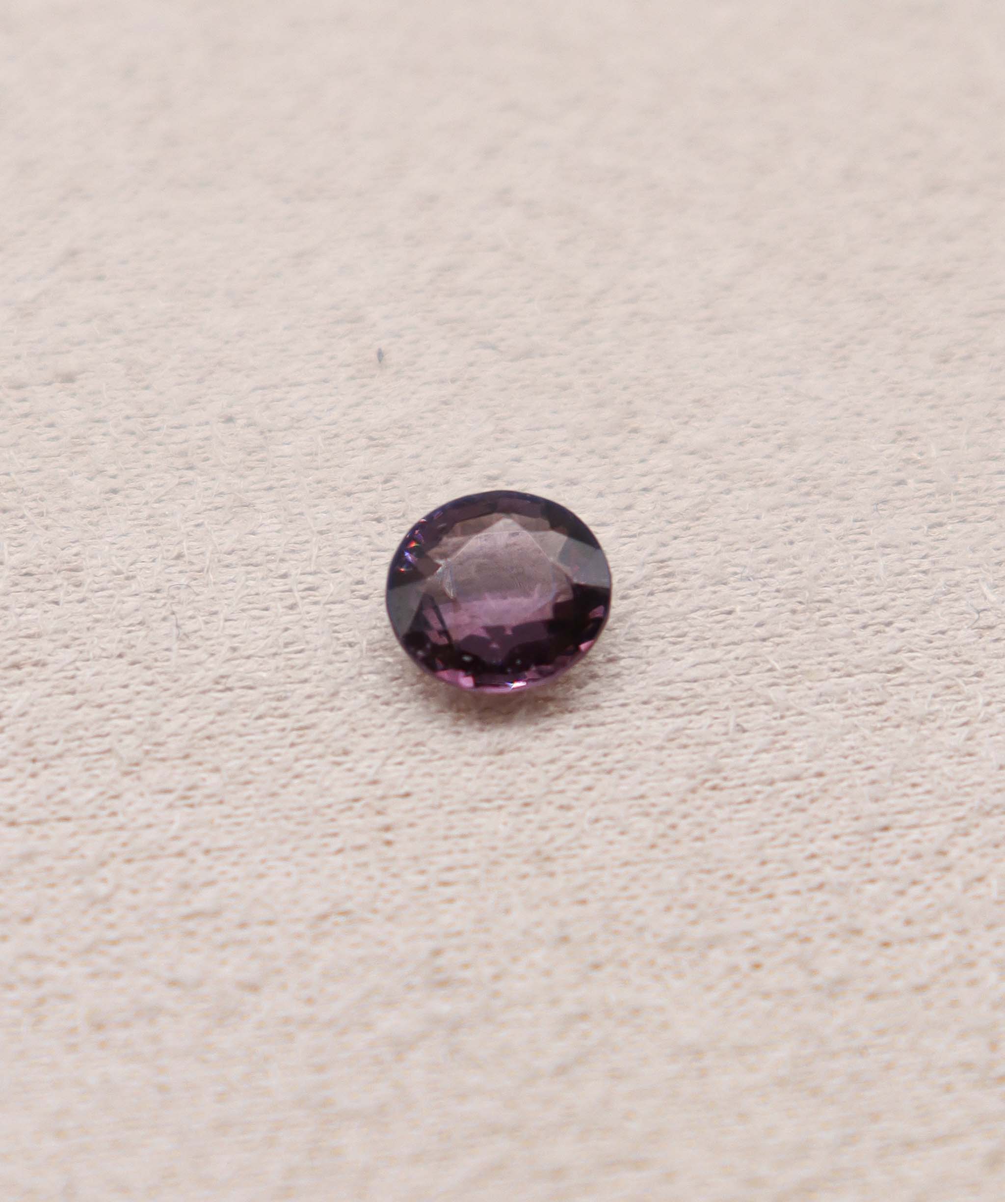 Luxury Promise 1.2ct Purple Round Spinel DXBS4983