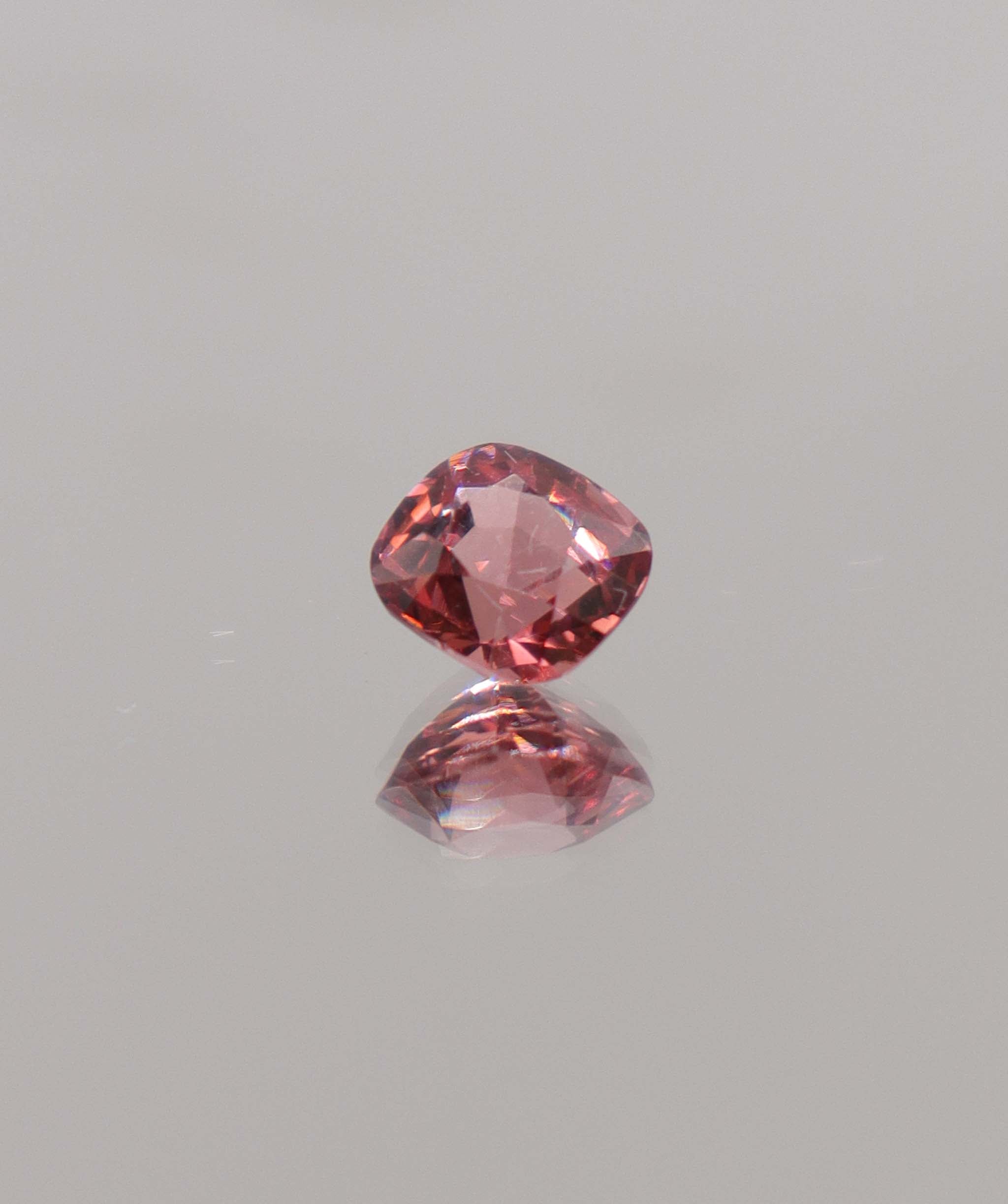 Luxury Promise 1.31cts vibrant orange spinel DXBS4641