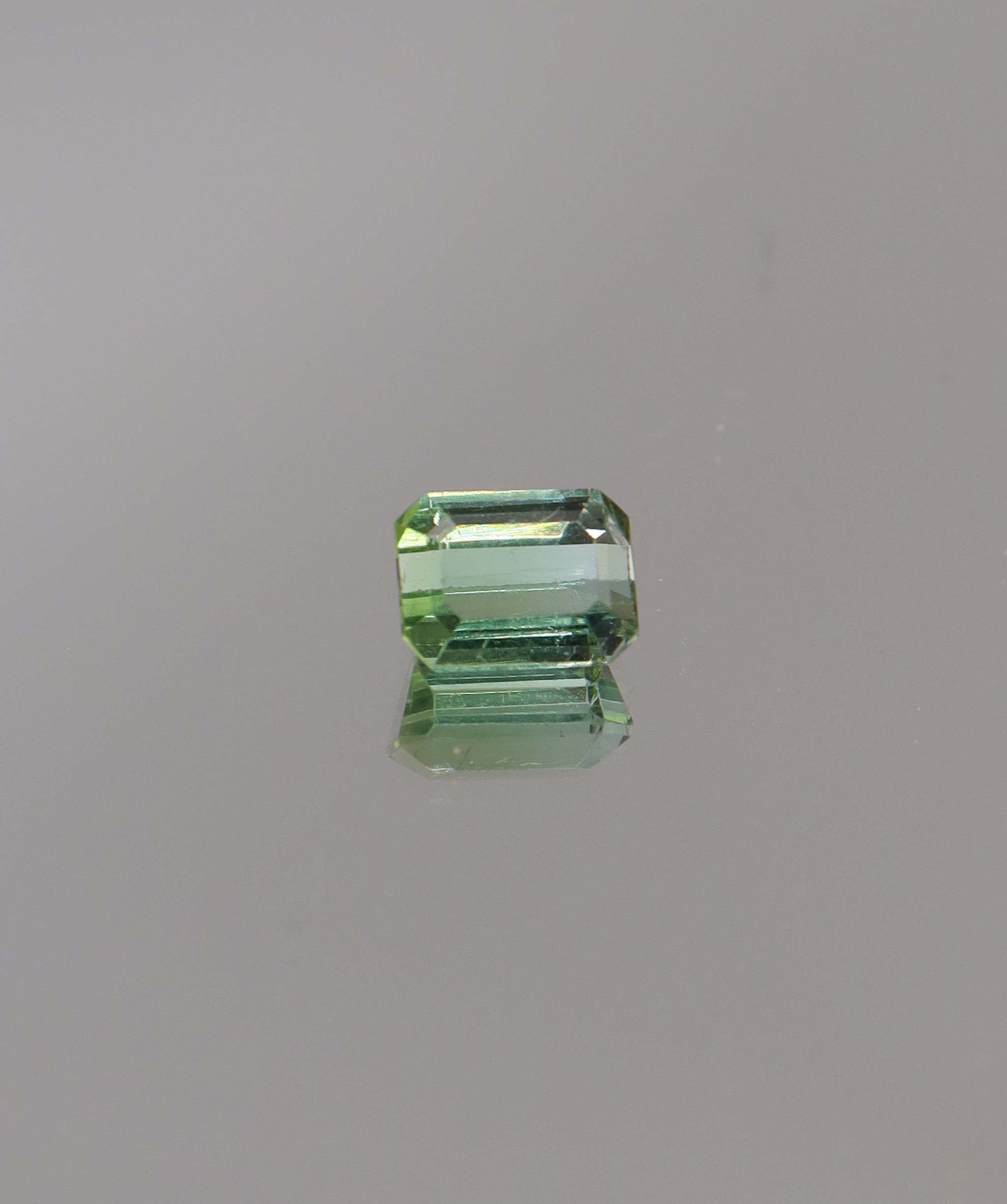 Luxury Promise 1.35ct Green Tourmaline single DXBCS1085