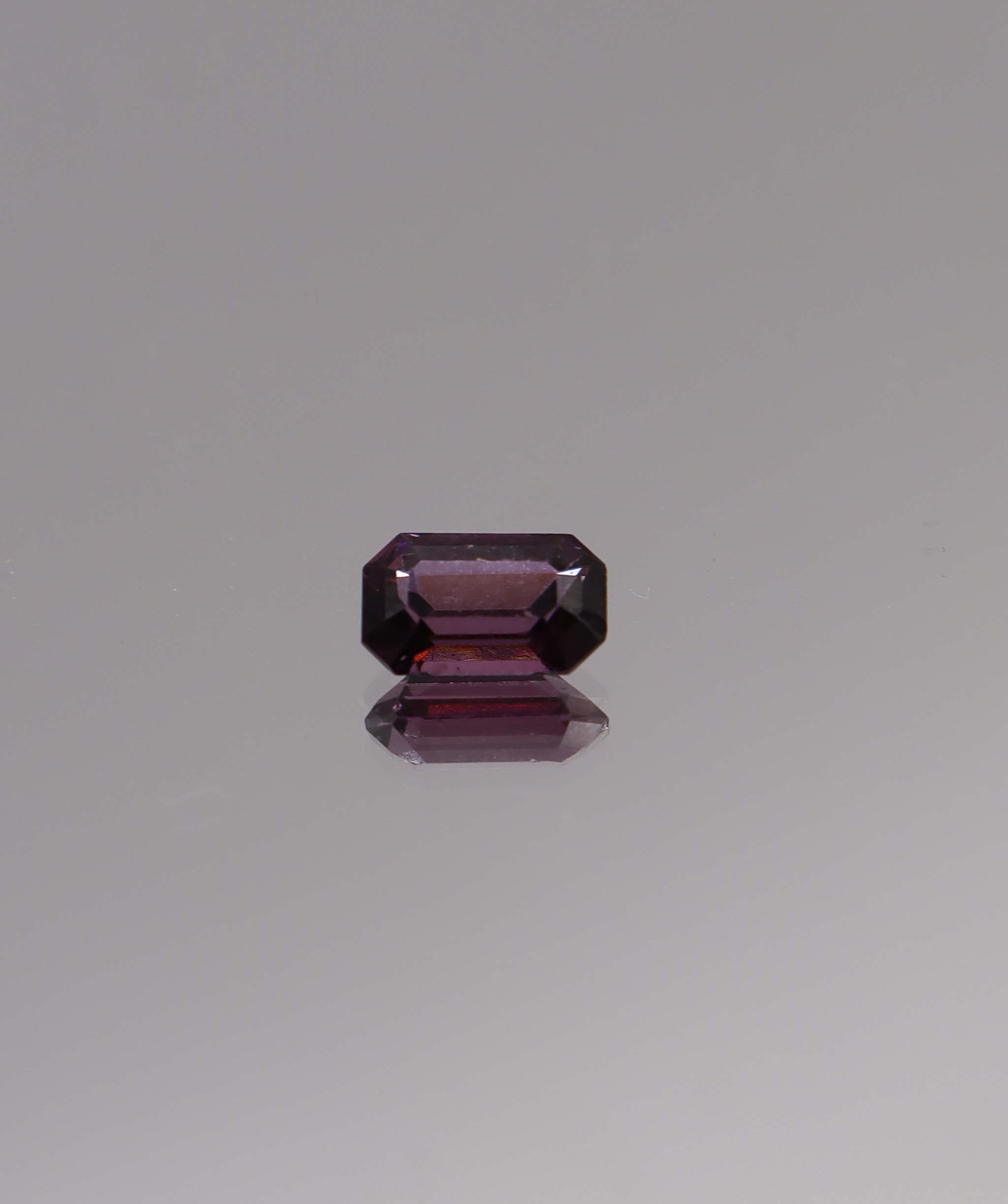 Luxury Promise 1.40ct Raspberry Spinel Emerald DXBCS1568