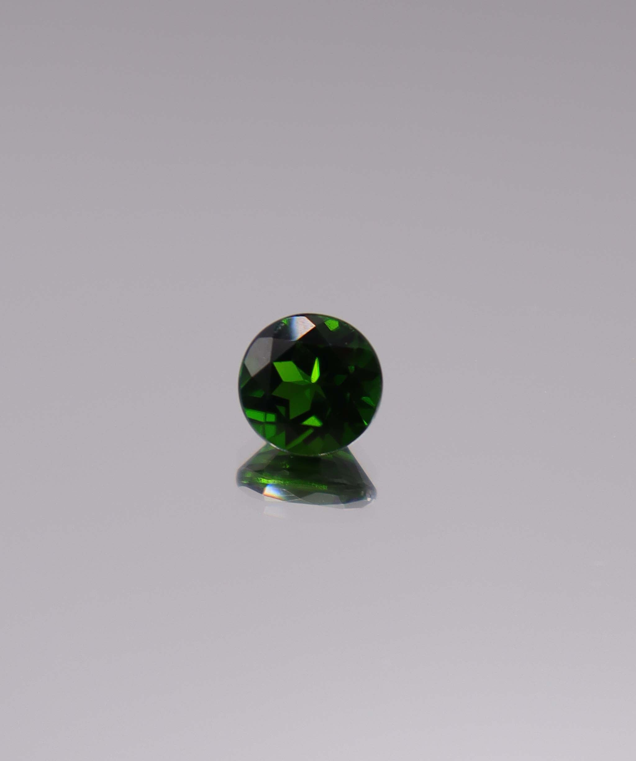 Luxury Promise 1.43ct Chrome Diopside Round DXBCS3233