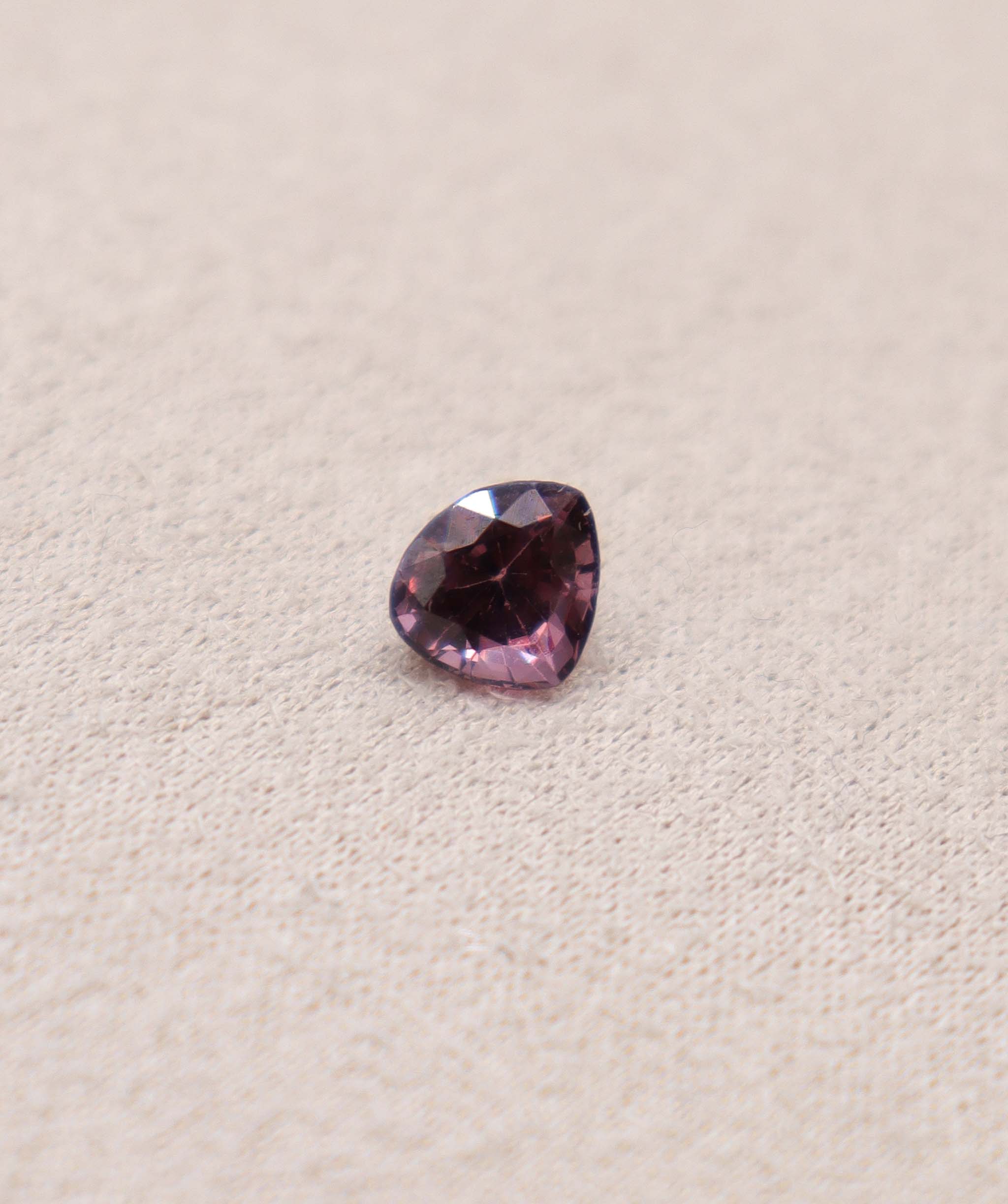 Luxury Promise 1.45ct Pink Trillion Cut Spinel DXBS4938